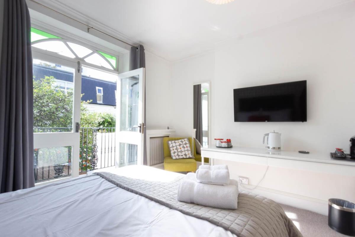 Deluxe King Room photo 1