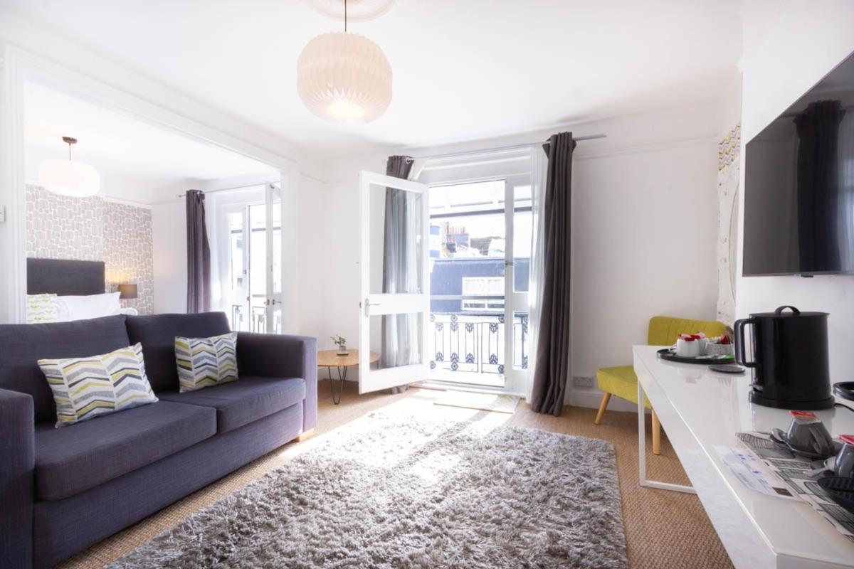 Deluxe Super King Suite photo 3