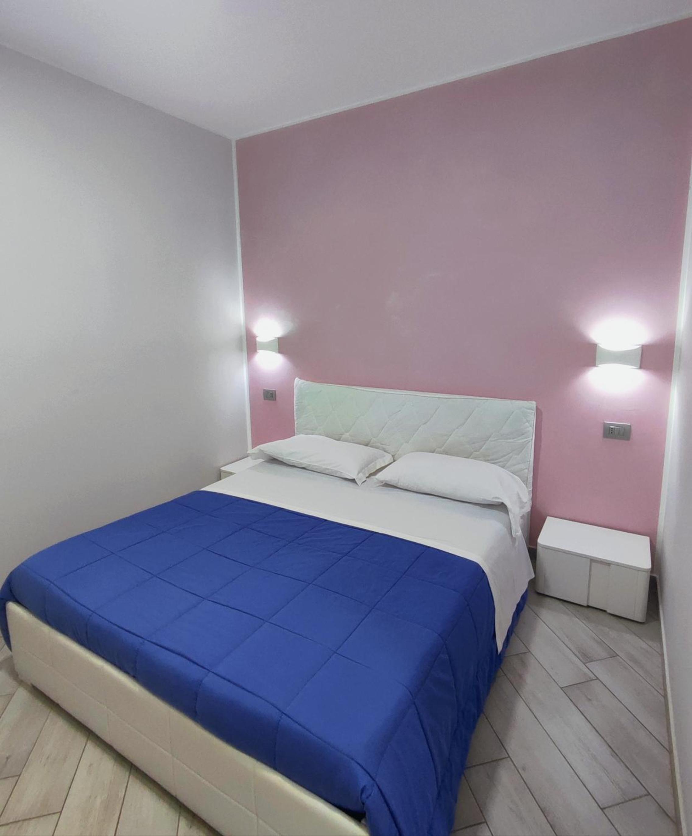 Double Room with Private Bathroom - Photo 3