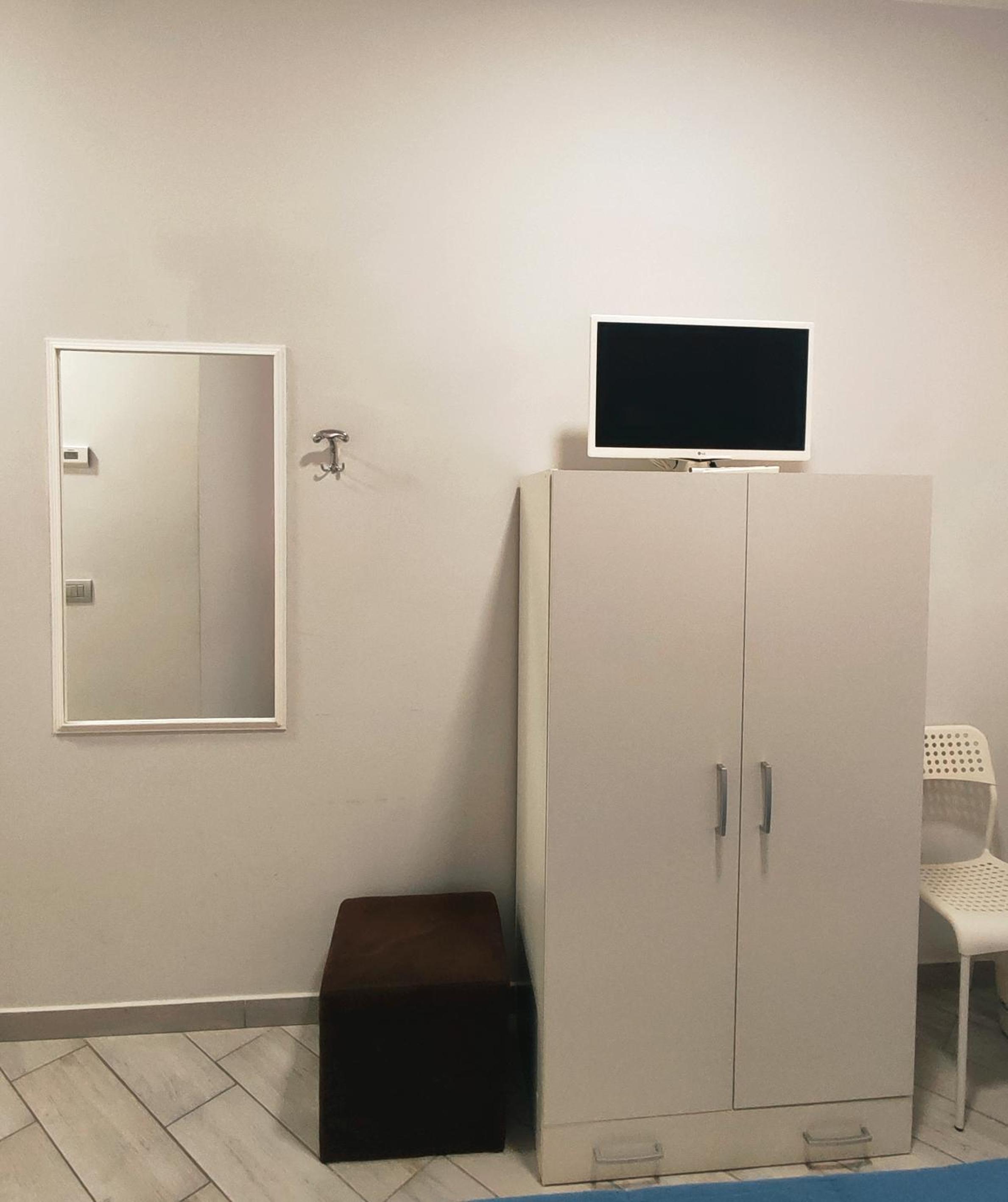 Double Room with Private Bathroom - Photo 1