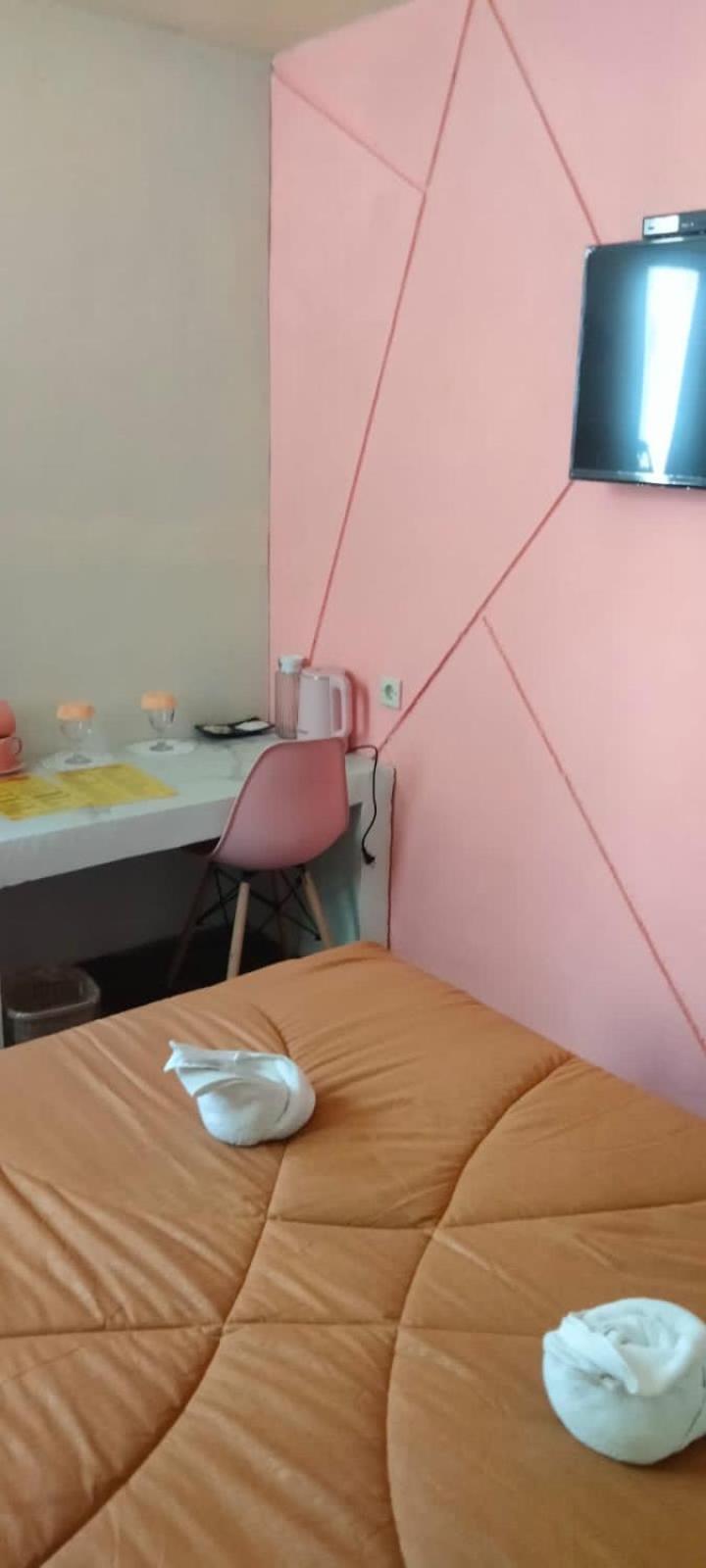 Deluxe Room - Photo 10