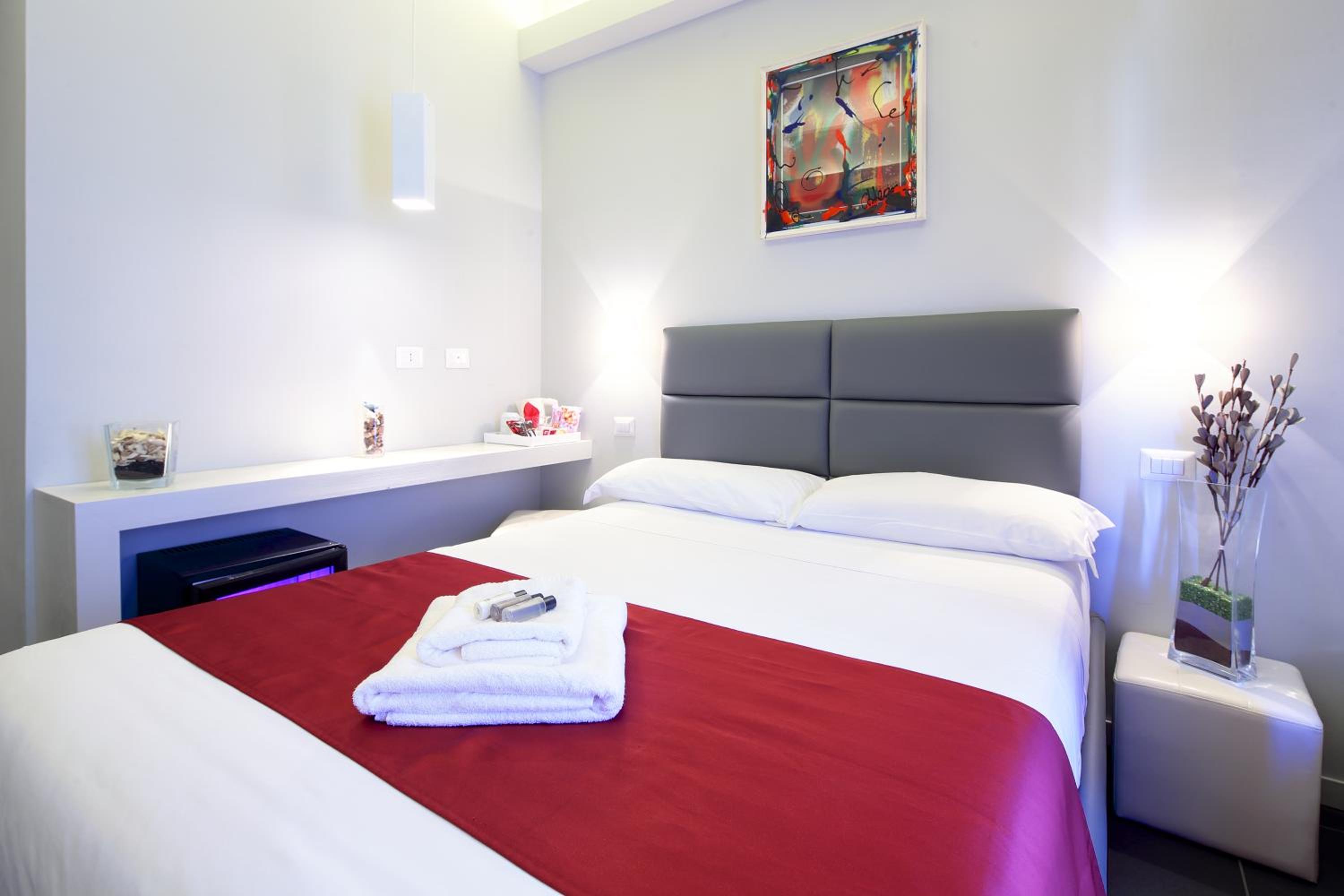 Deluxe Junior Suite photo 3