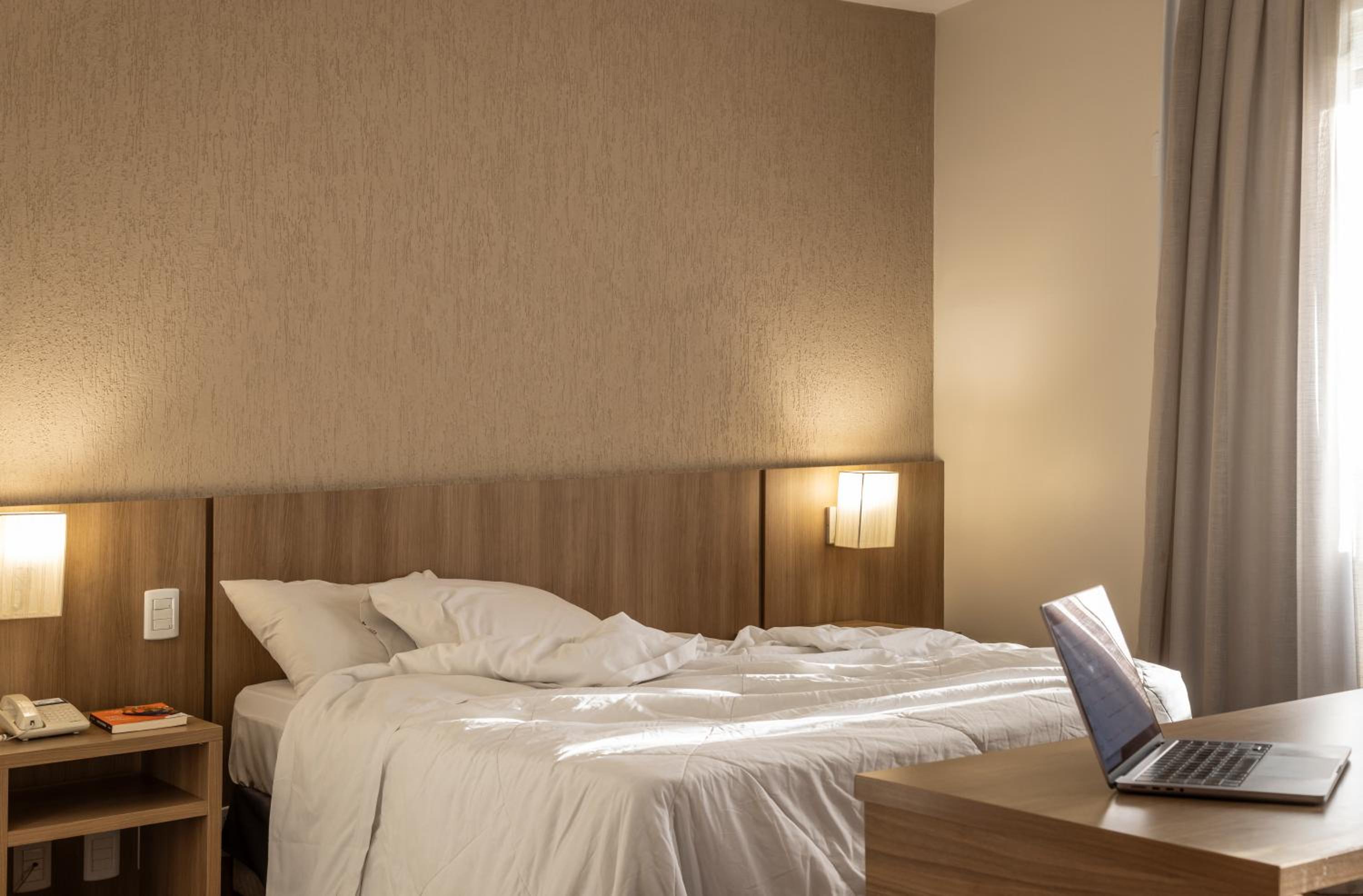 Luxury Suite - Photo 5