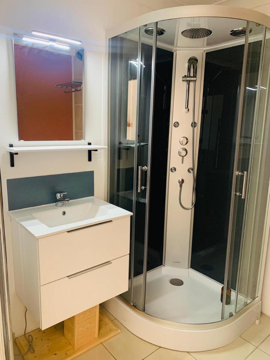 Triple Room with Private Bathroom photo 3
