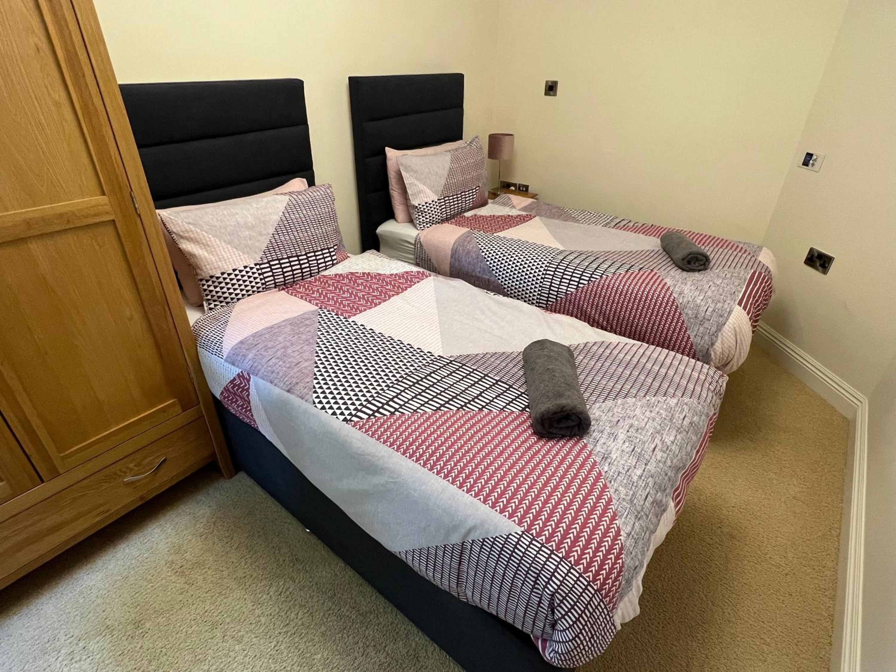 Two-Bedroom House - Photo 30