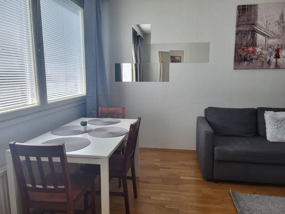 One-Bedroom Apartment photo 2