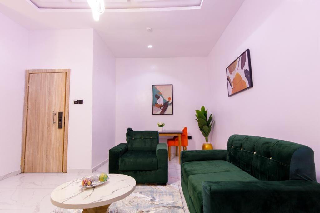 One-Bedroom Apartment photo 2