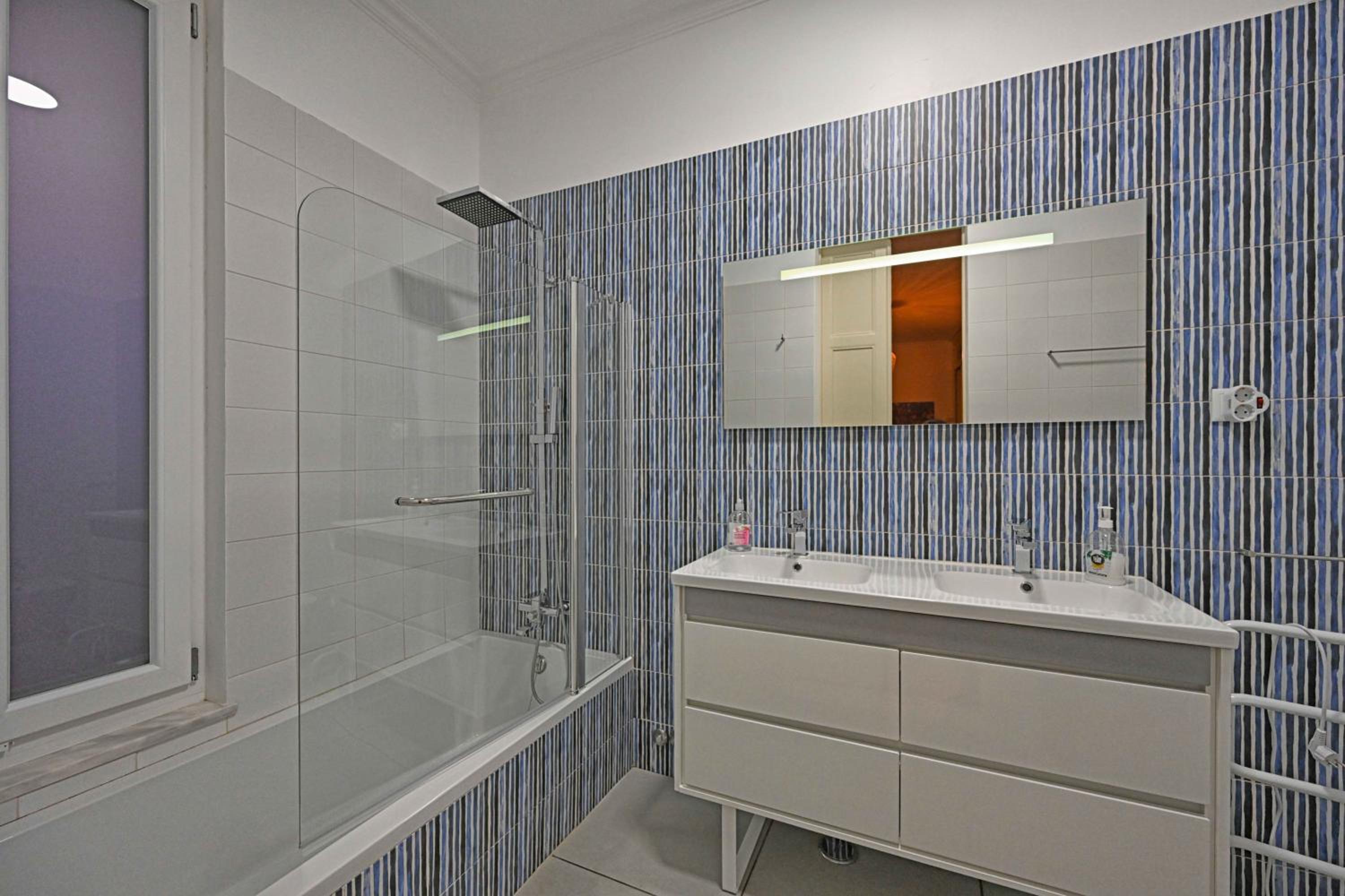 Superior Deluxe Double Or Twin Room  photo 3
