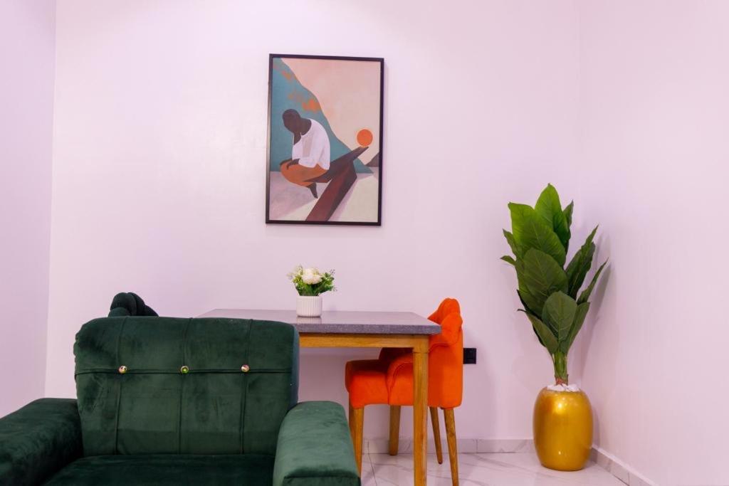 One-Bedroom Apartment photo 3