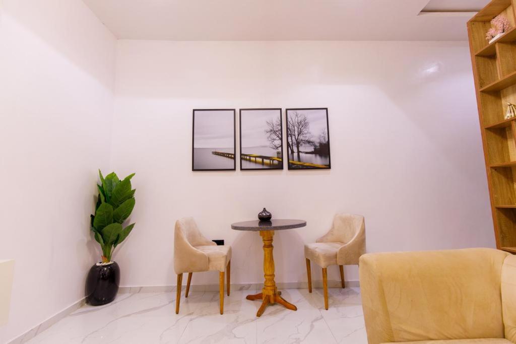 One-Bedroom Apartment photo 3