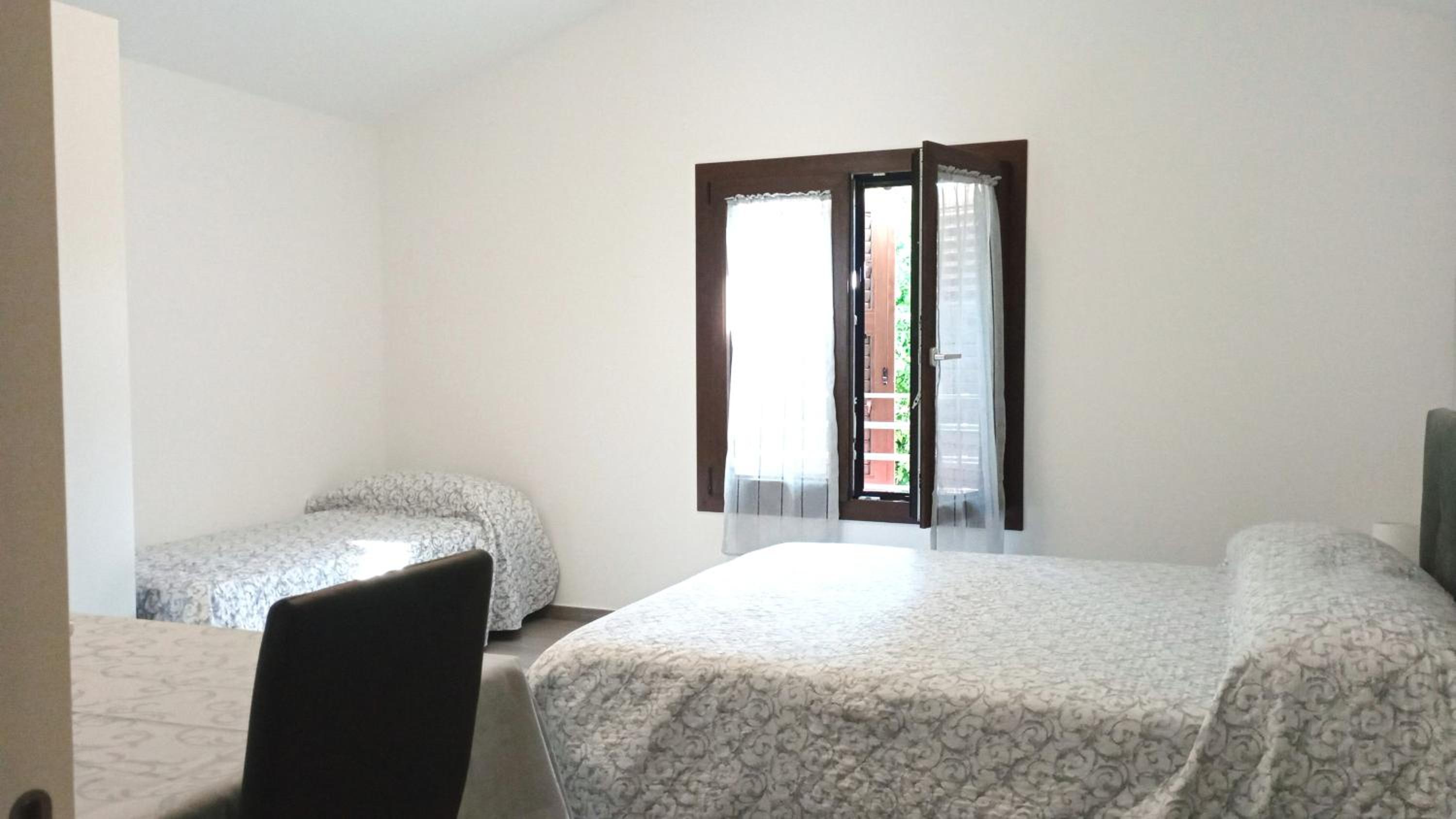 Comfort Triple Room with Shower photo 2
