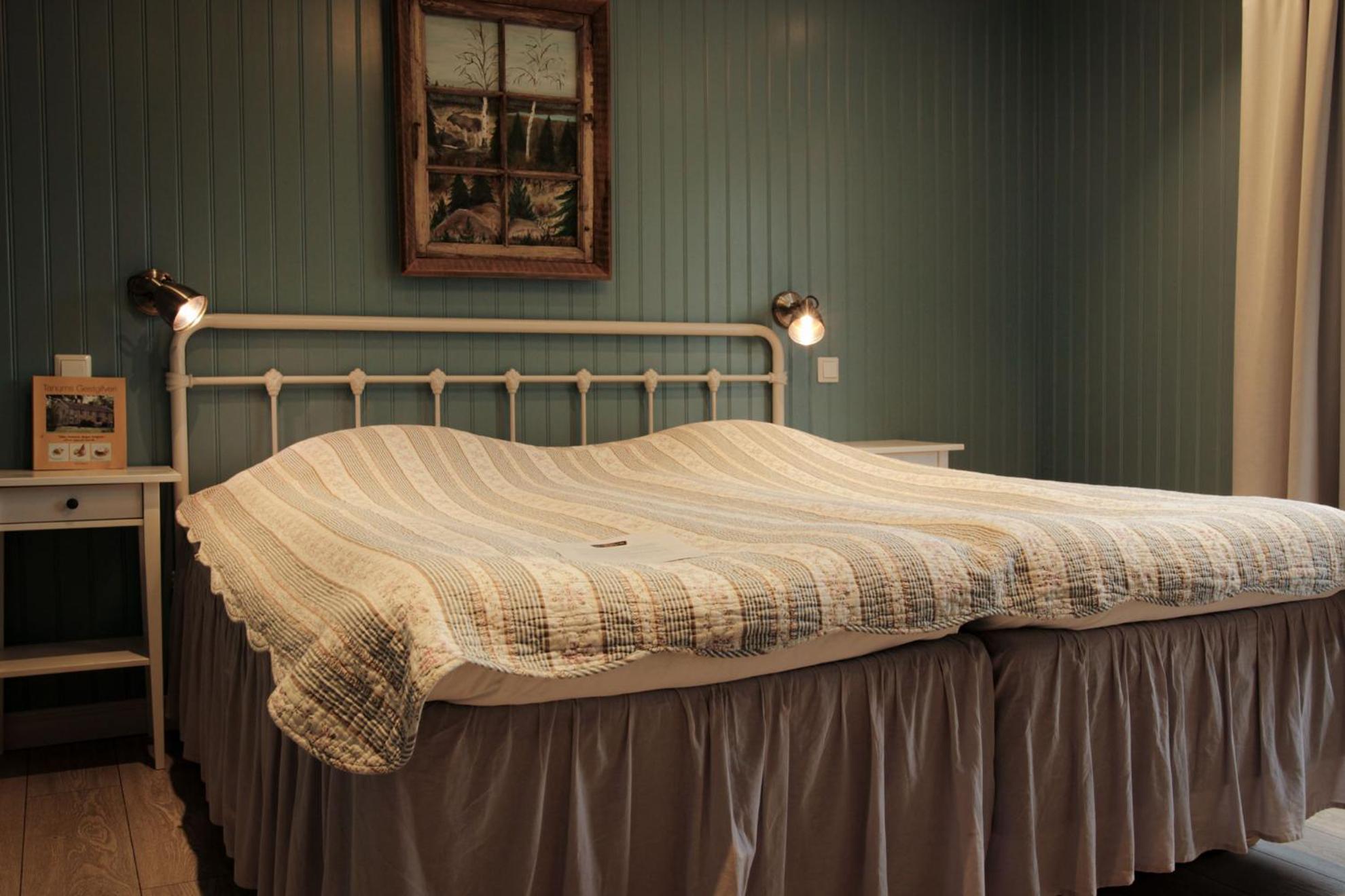 Standard Double or Twin Room - Photo 10