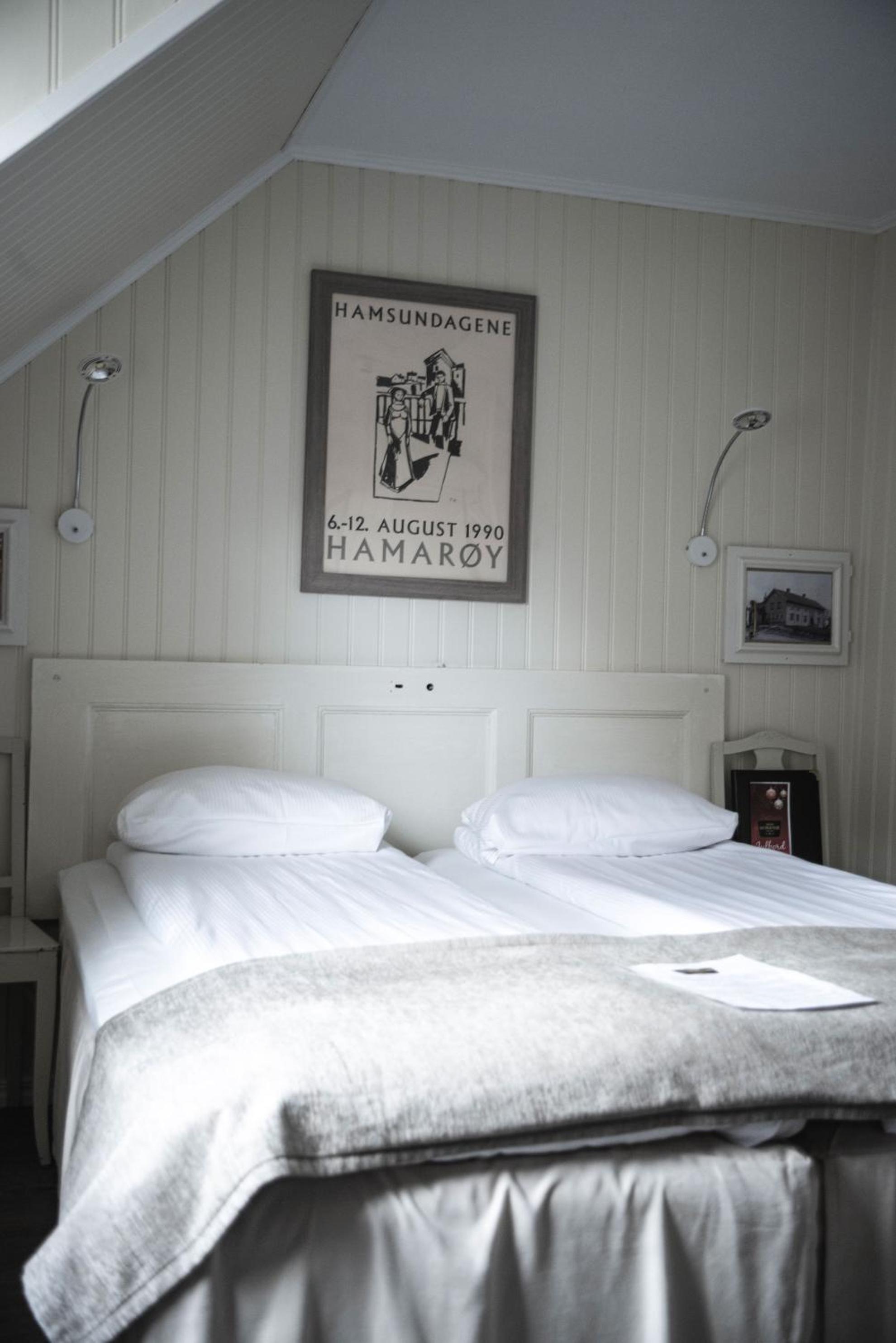 Standard Double or Twin Room - Photo 8