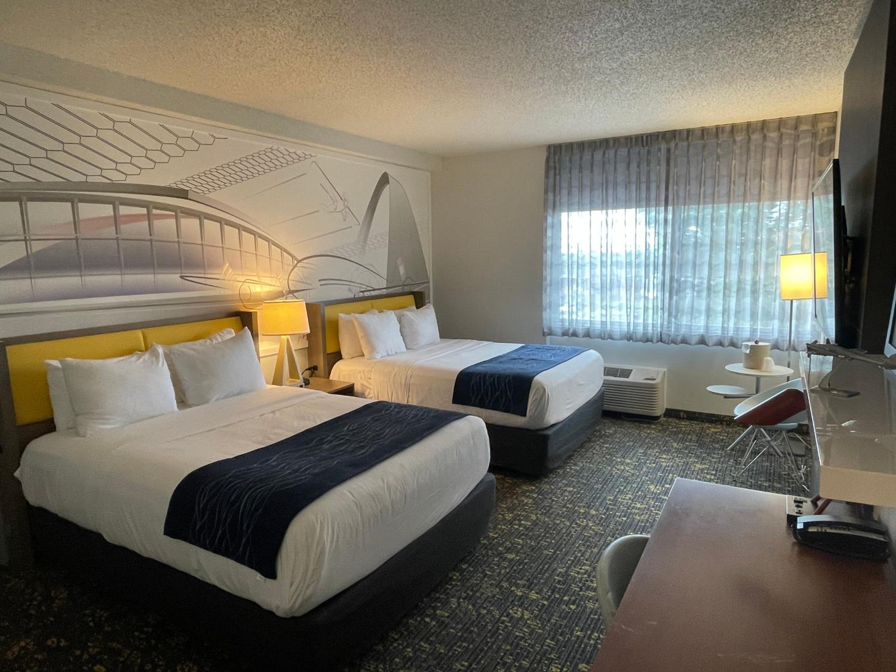 Two Queen Beds photo 3