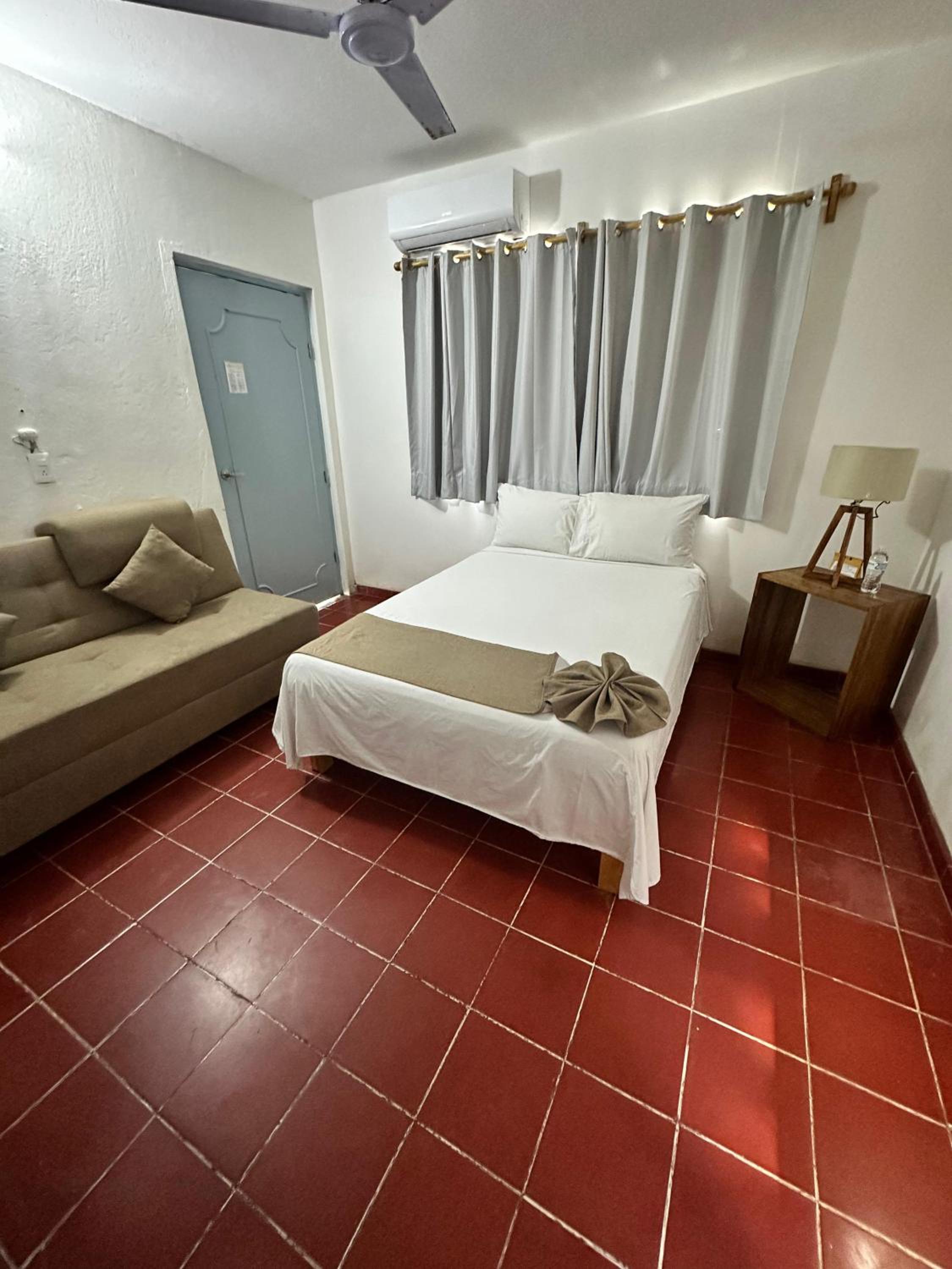 Deluxe Room - Photo 4