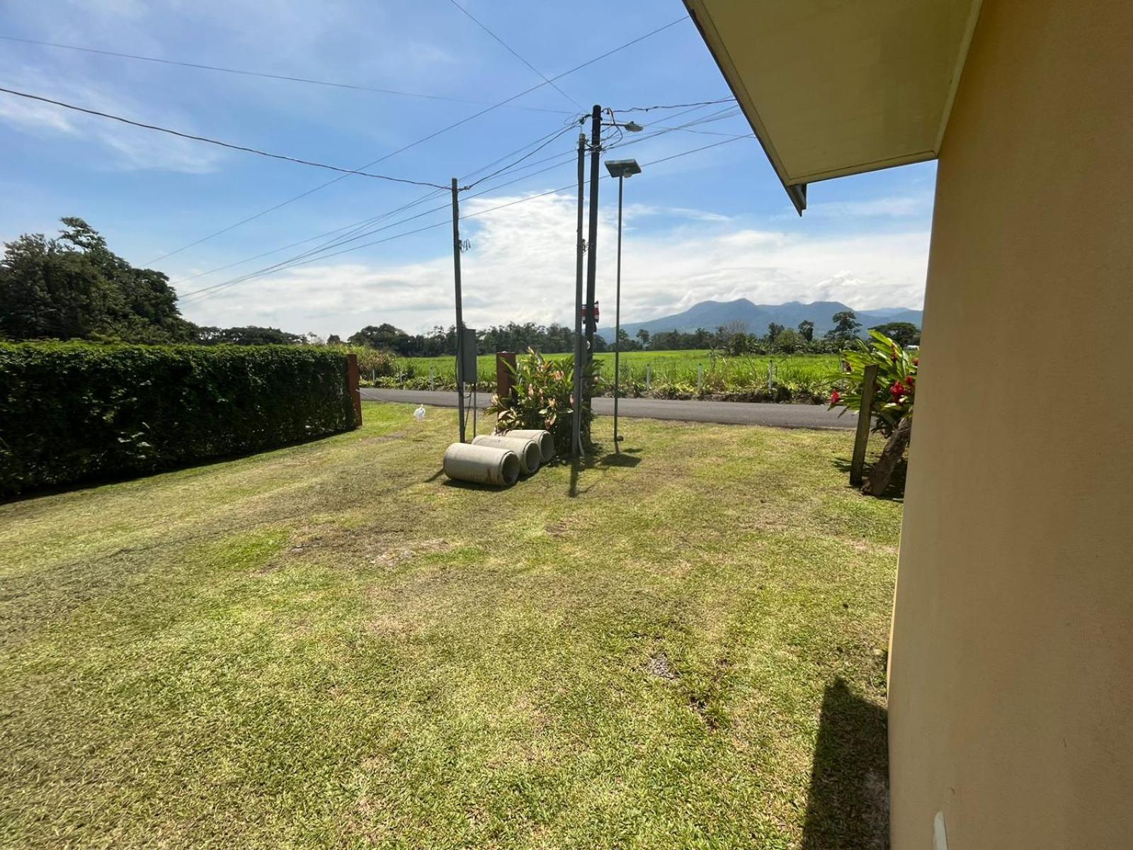 Three-Bedroom House photo 2