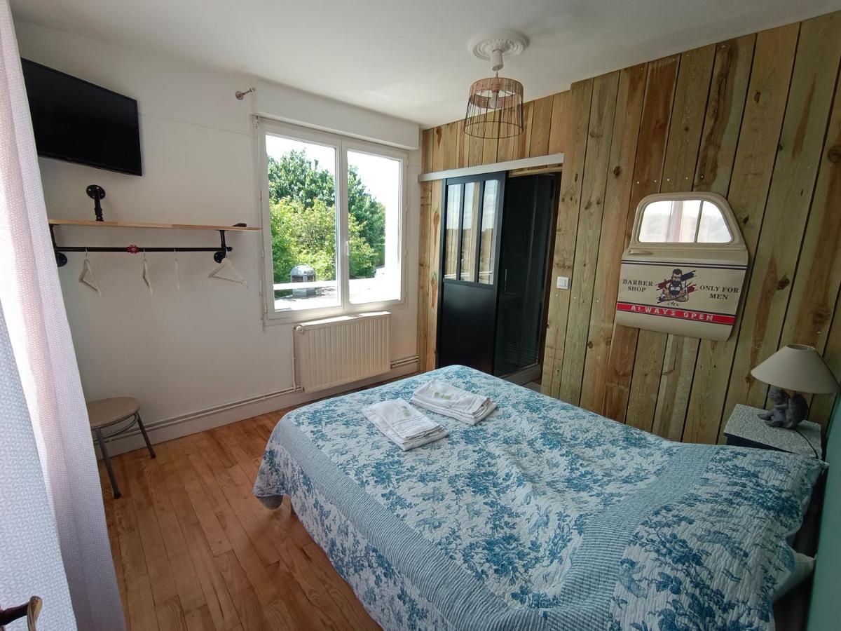 Double Room with Private Bathroom - Photo 4