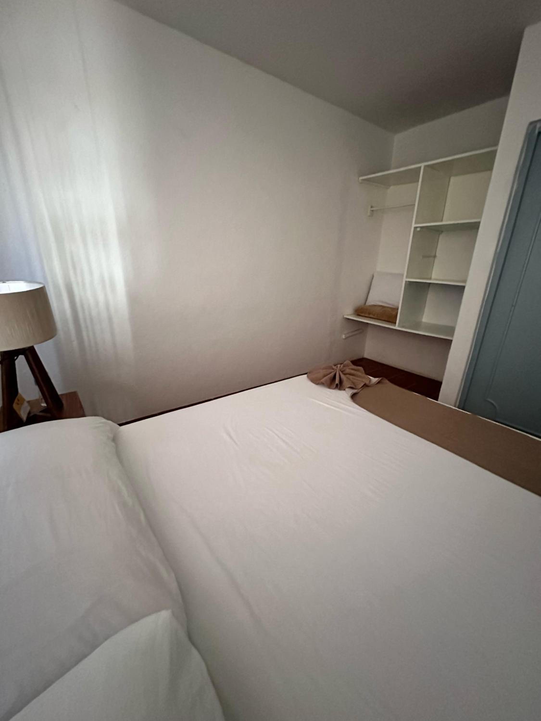 Deluxe Double Room with Shower - Photo 3