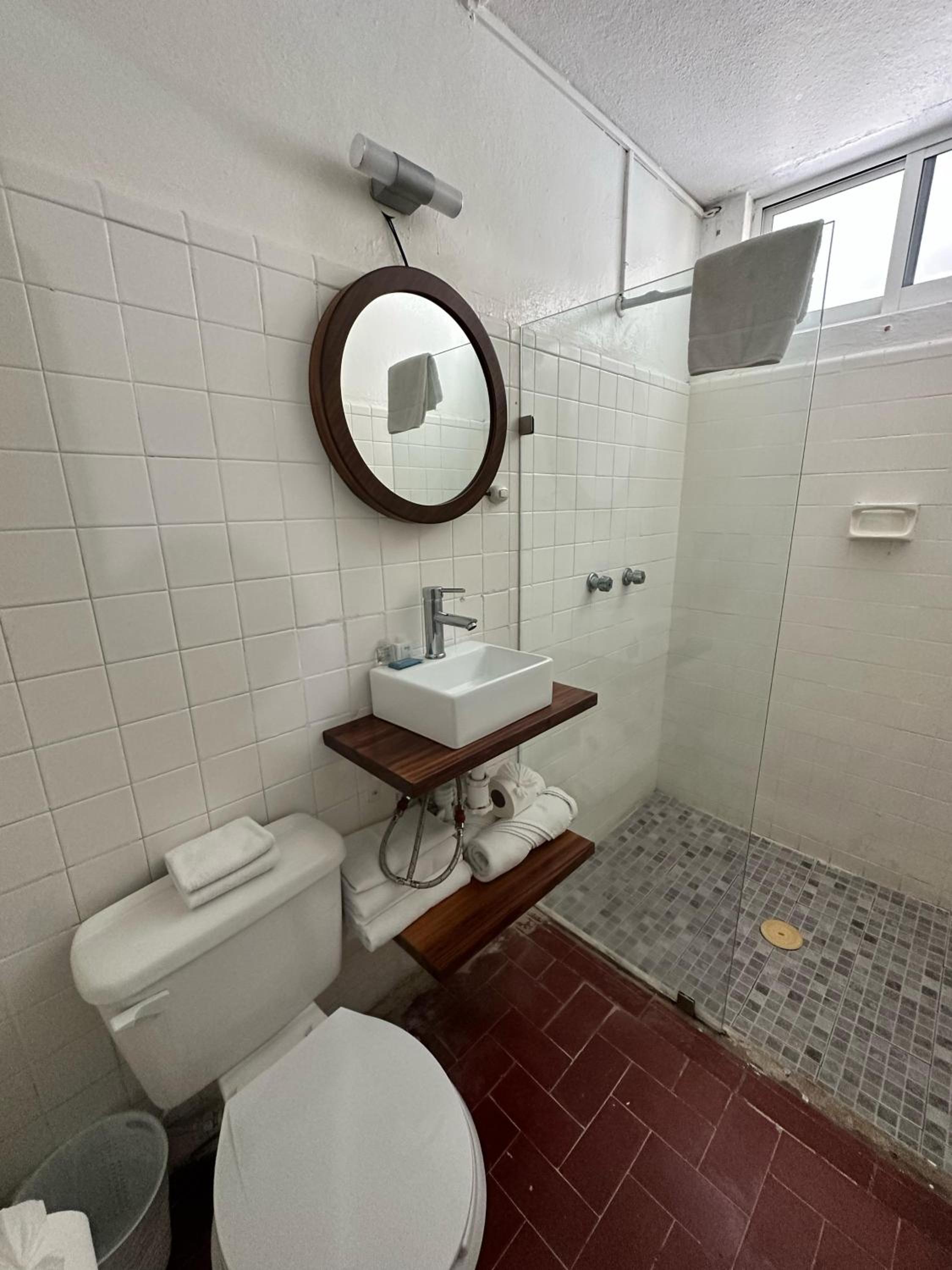 Deluxe Double Room with Shower - Photo 7