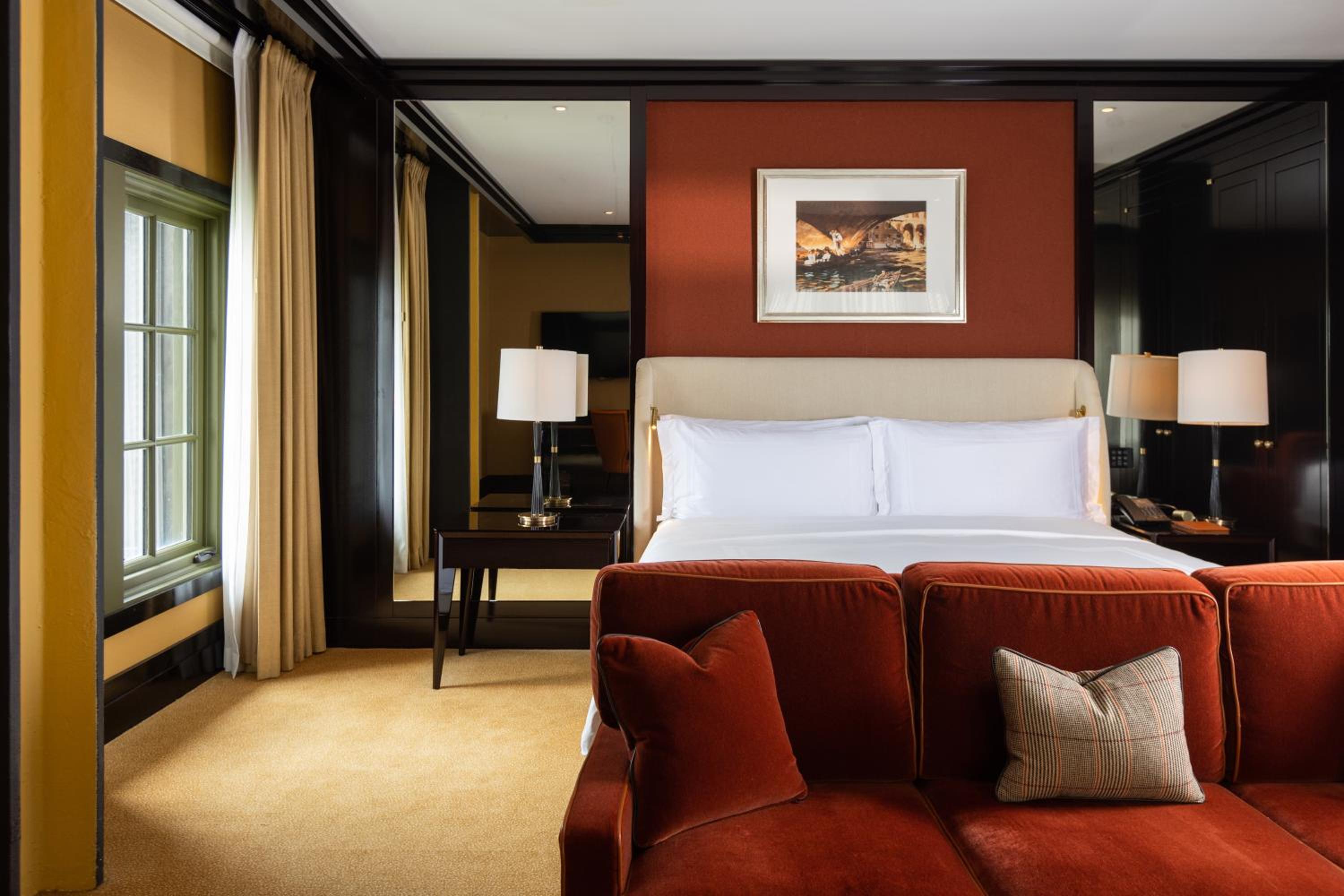 Junior Suite Corner City View