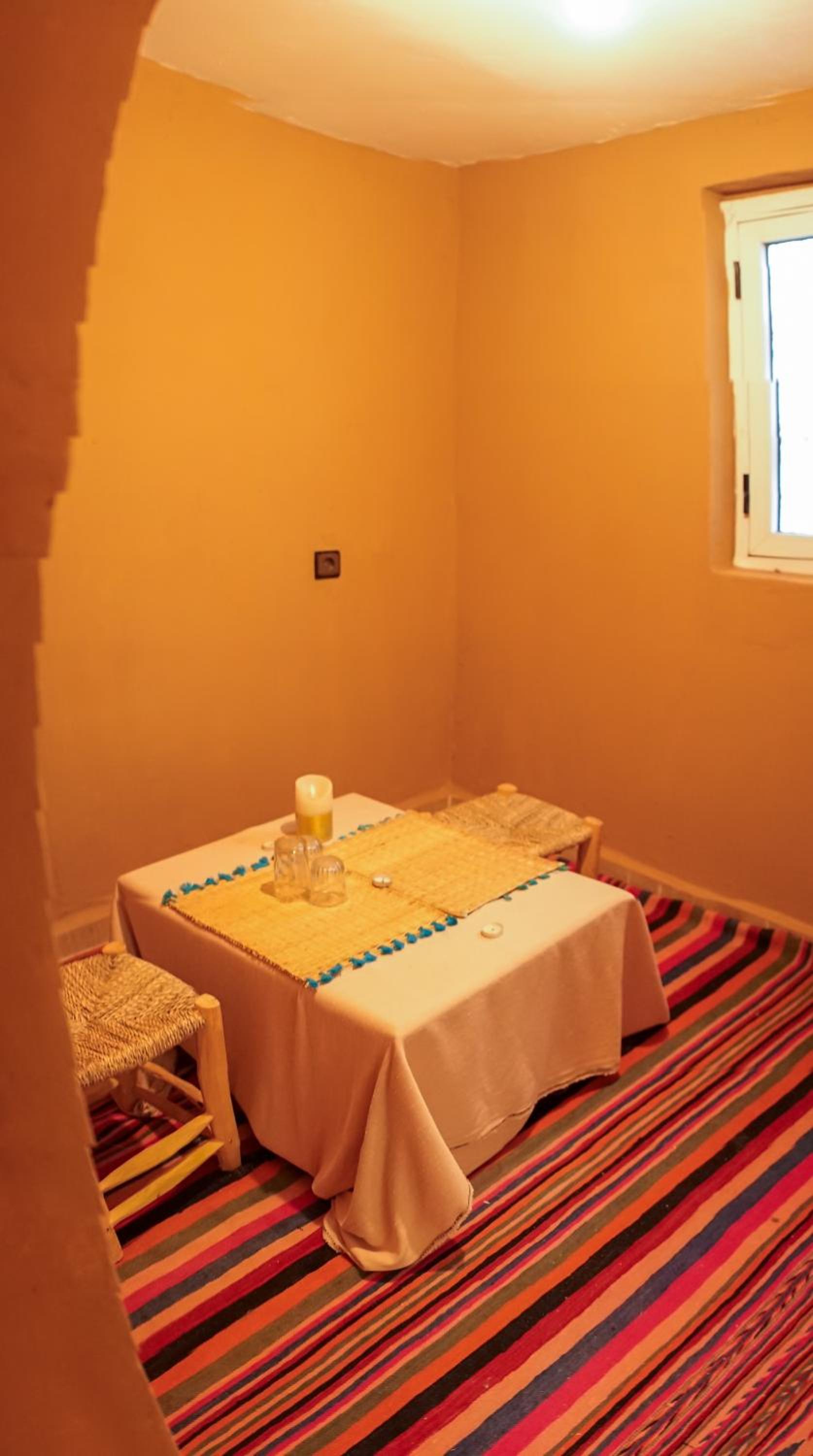 Double Room with Private Bathroom - Photo 2