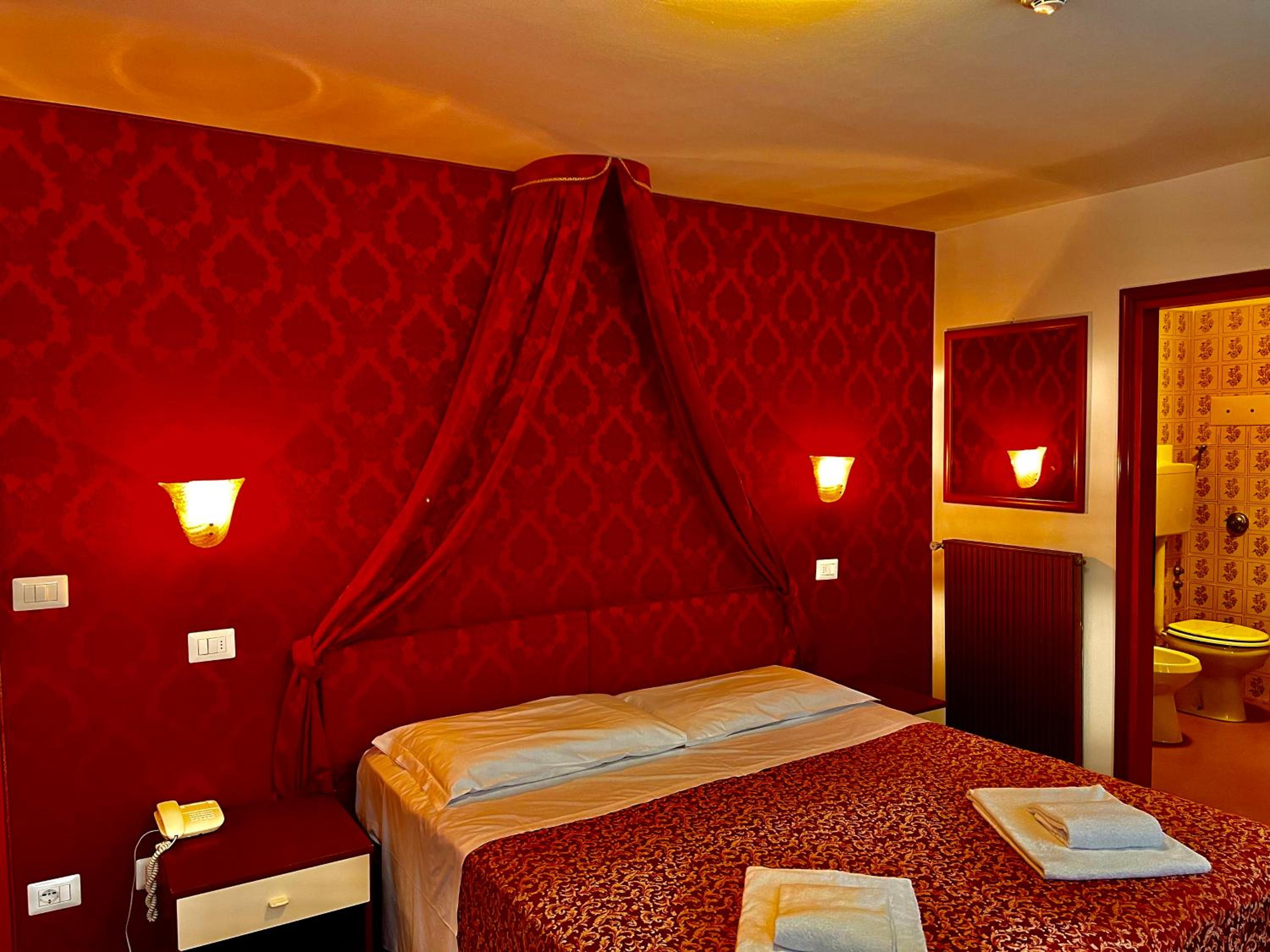 Classic Triple Room photo 1