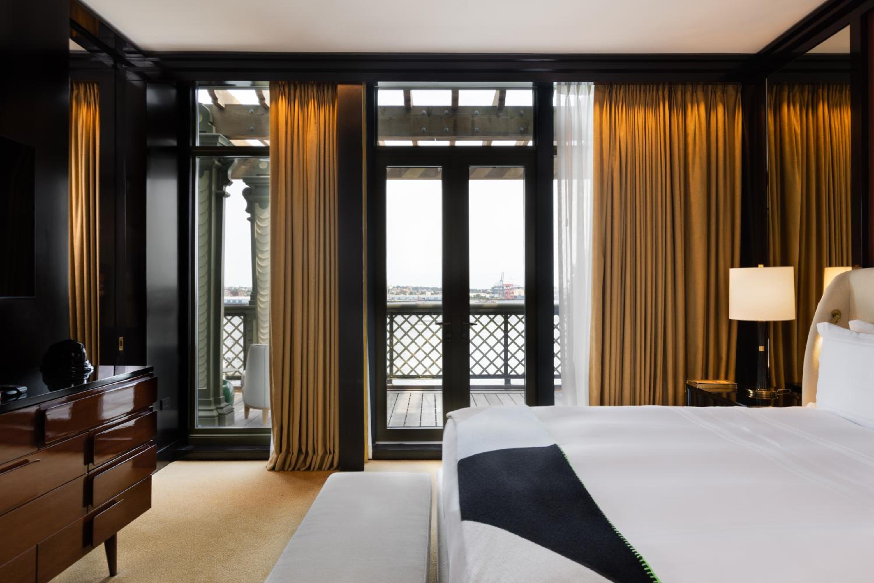 Premier River View Suite