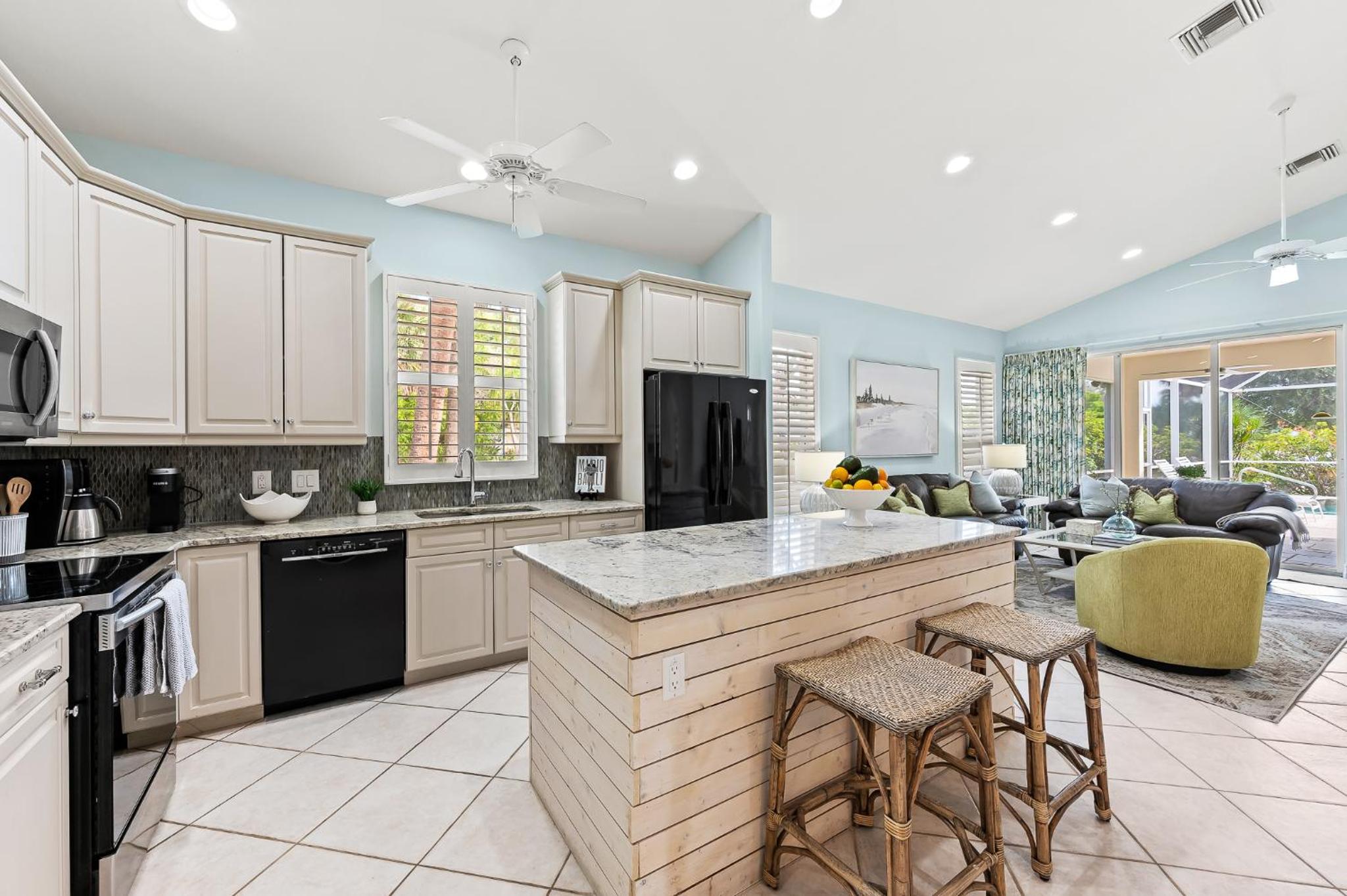 Three-Bedroom House - Photo 8