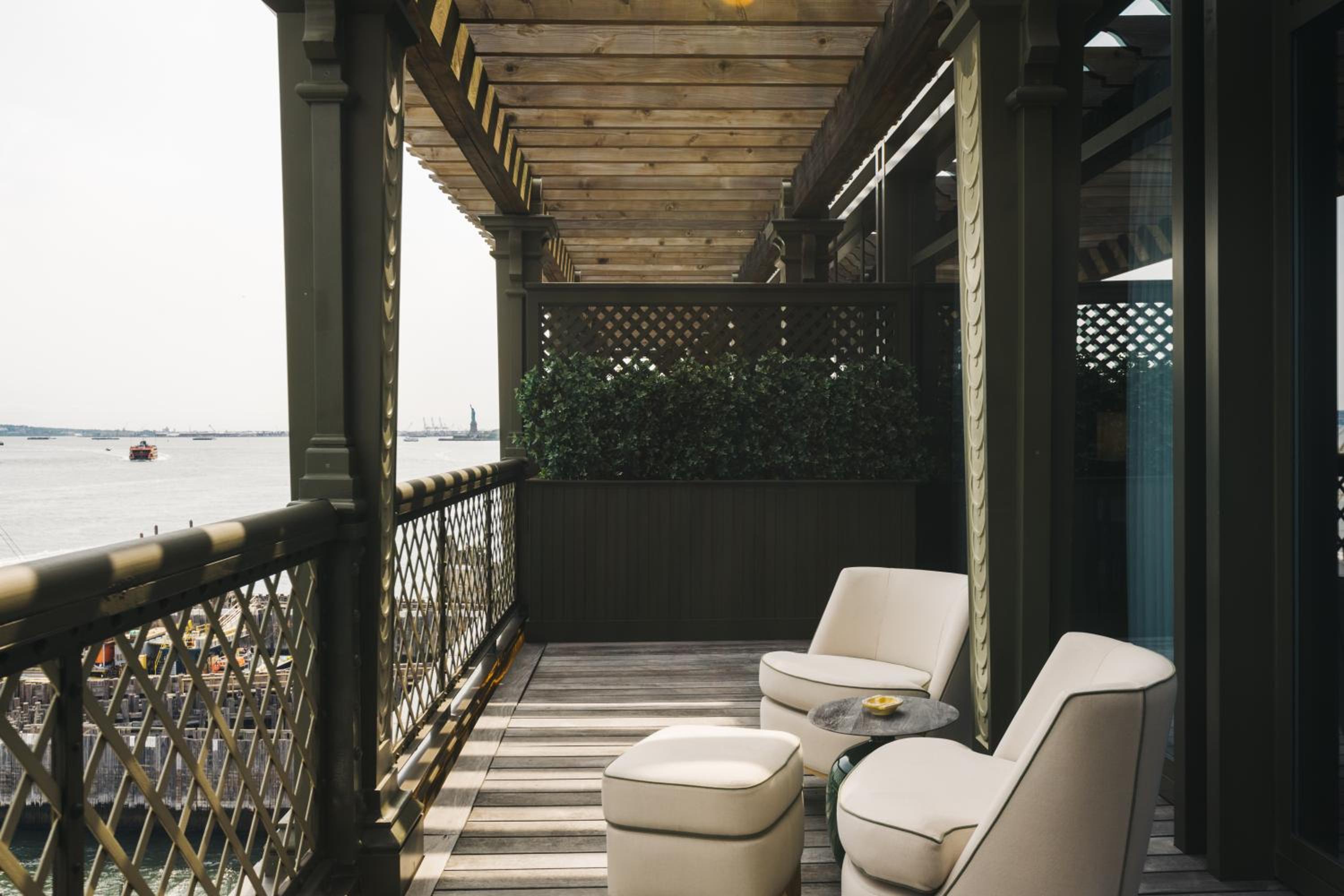 Premier River View Suite thumbnail 5