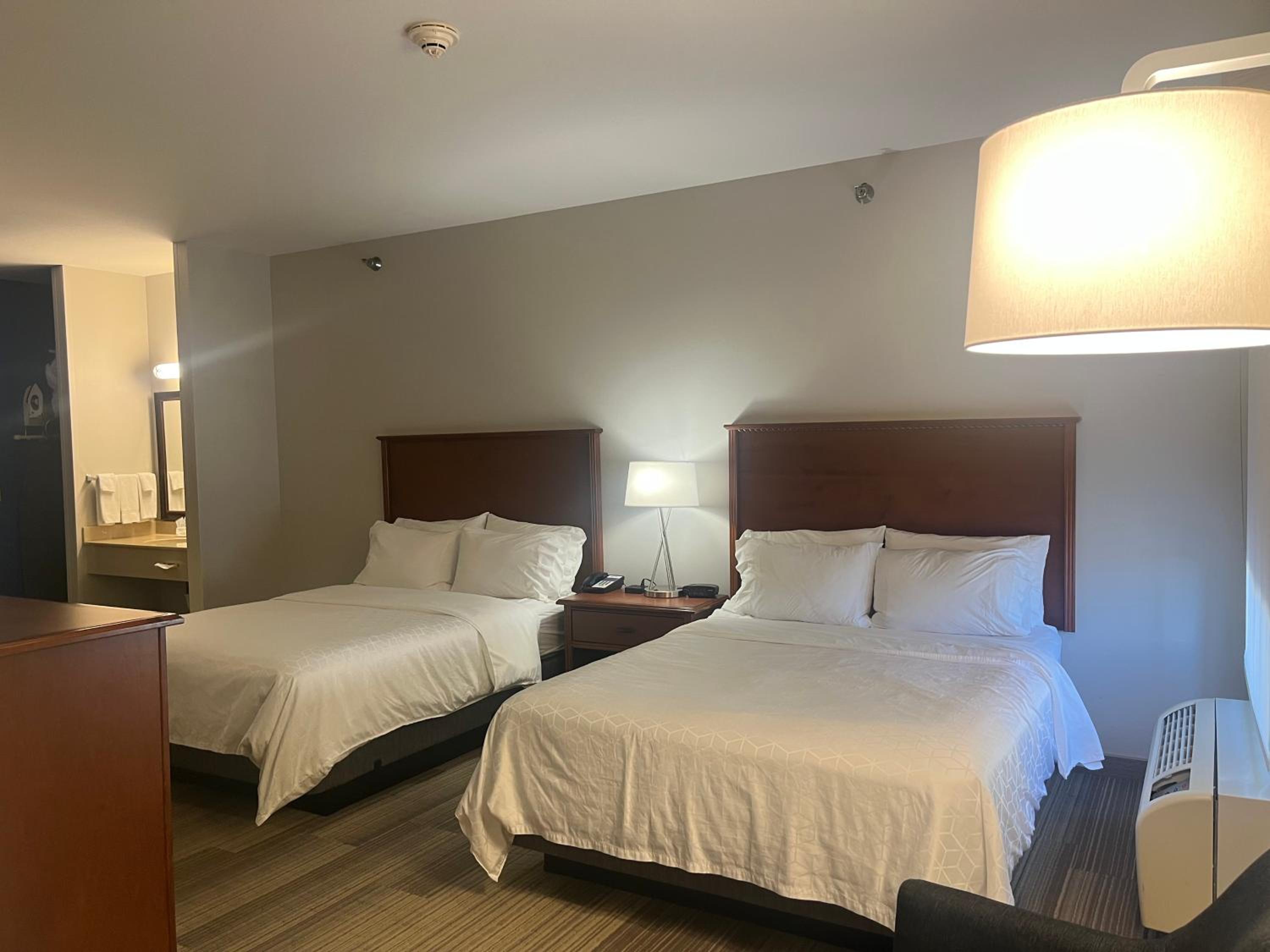 Standard Queen Room with Sofa Bed photo 2