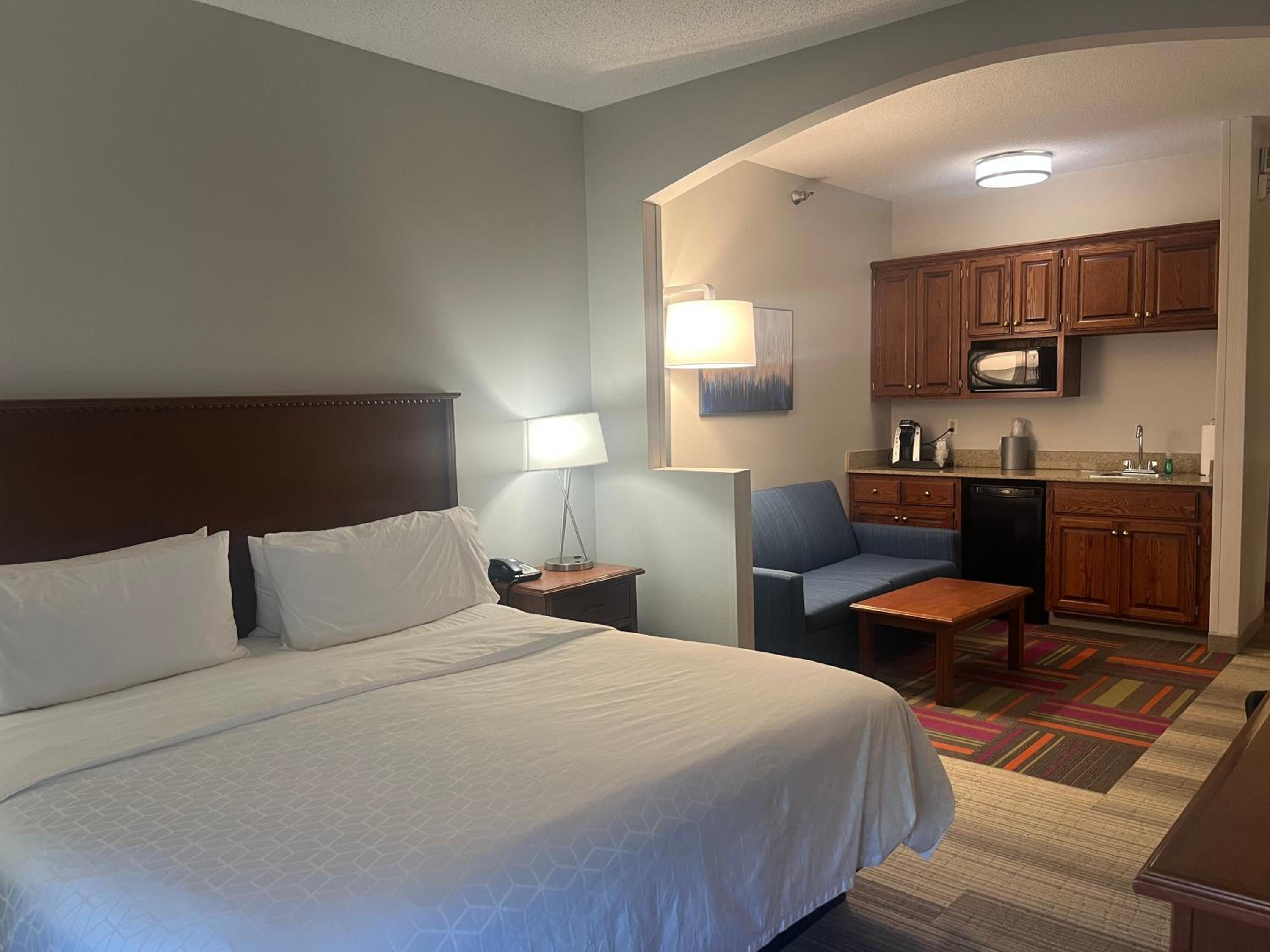 Holiday Inn Express Hotel & Suites Sioux Falls At Empire Mall by IHG, Photo 7