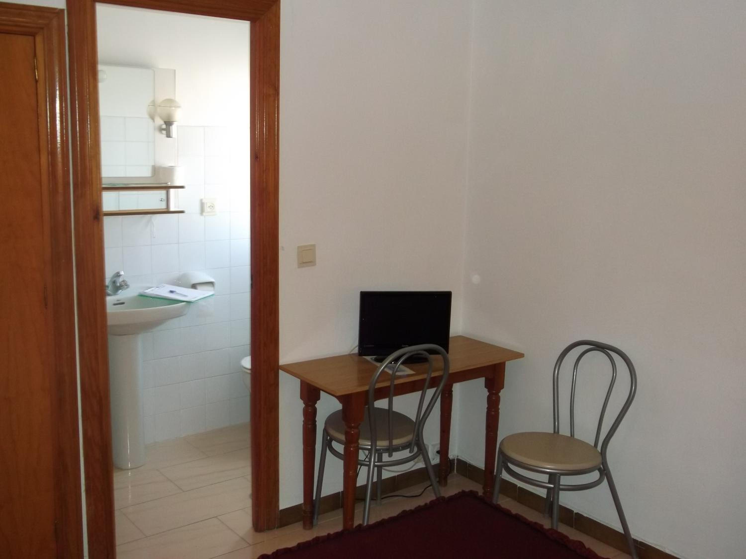 Double Room with Private Bathroom photo 3