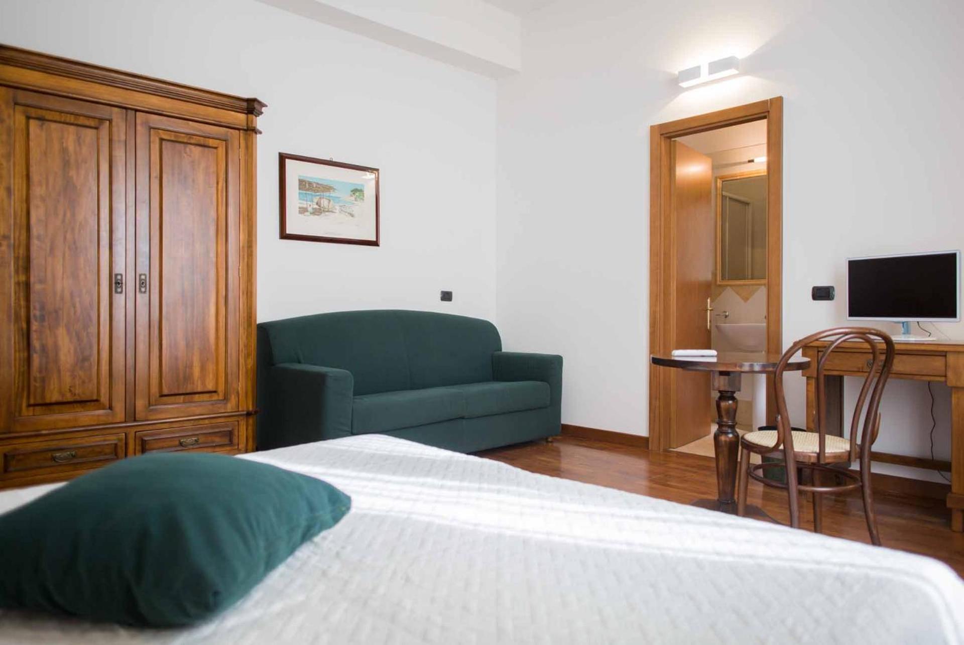 Classic Quadruple Room photo 2