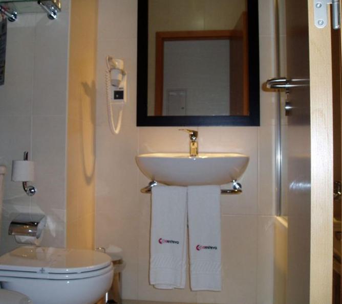 Double Or Twin Room photo 2