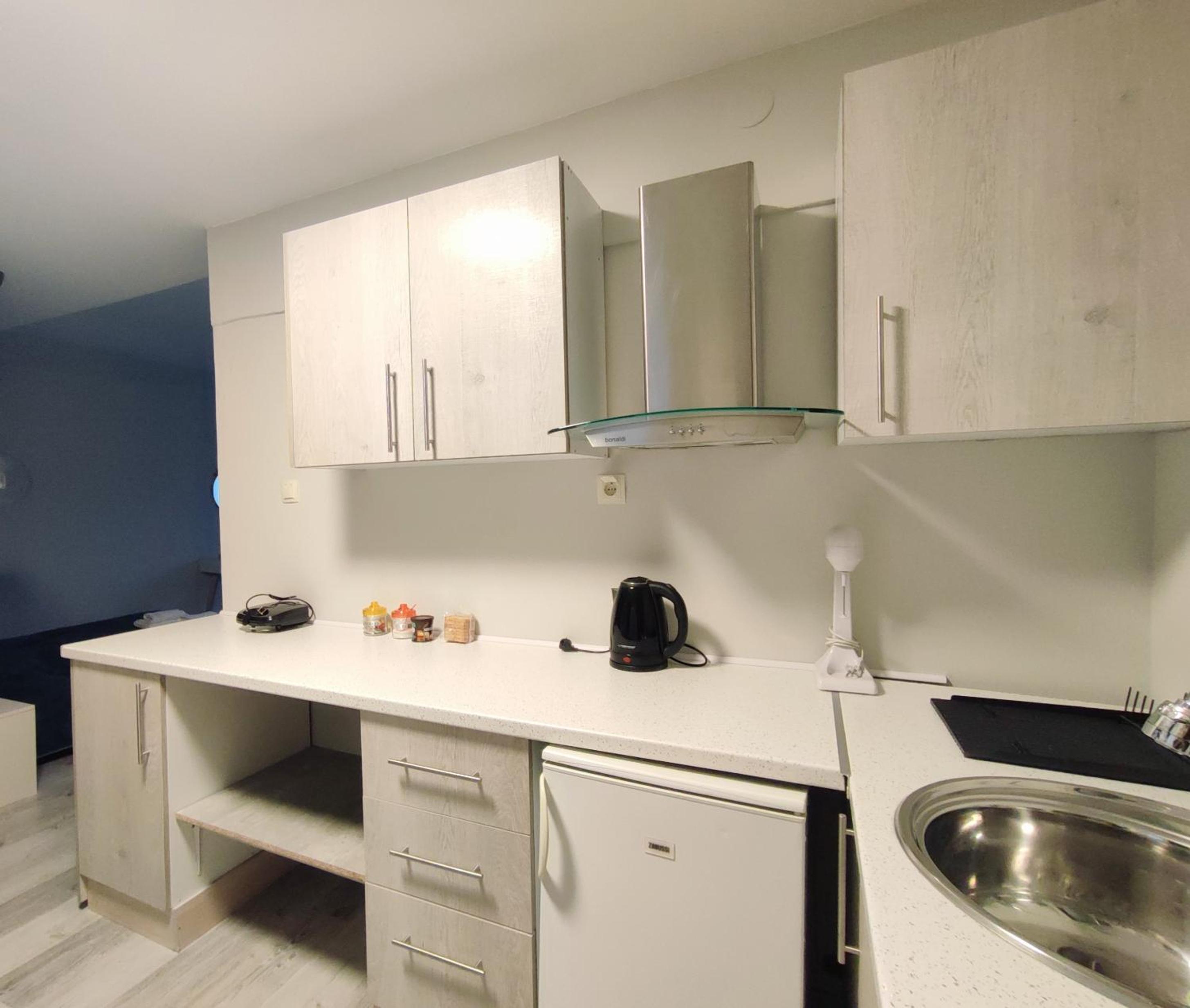 Junior Suite with Lake View - Photo 18