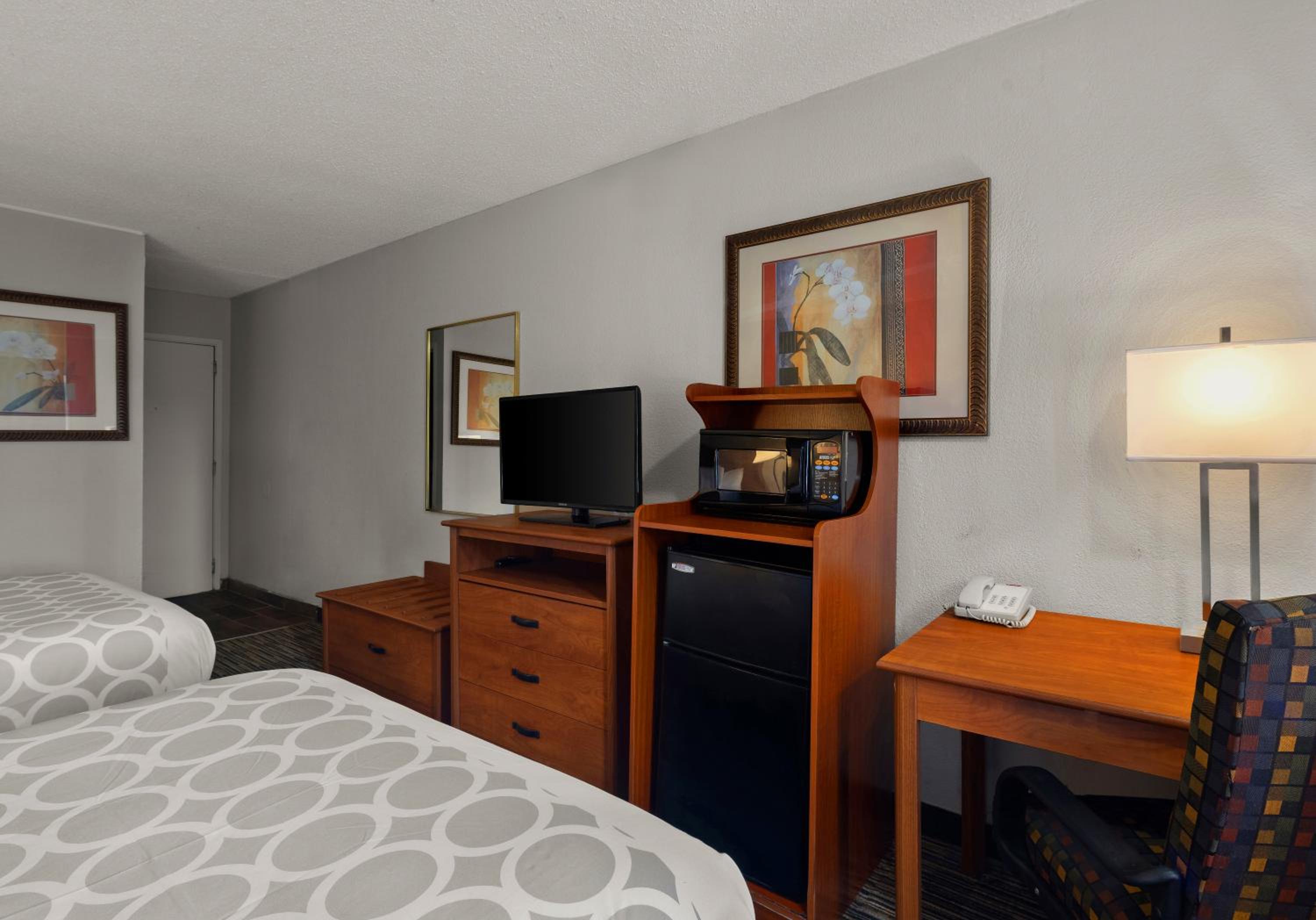 Double Room with Two Double Beds - Non-Smoking - Photo 1