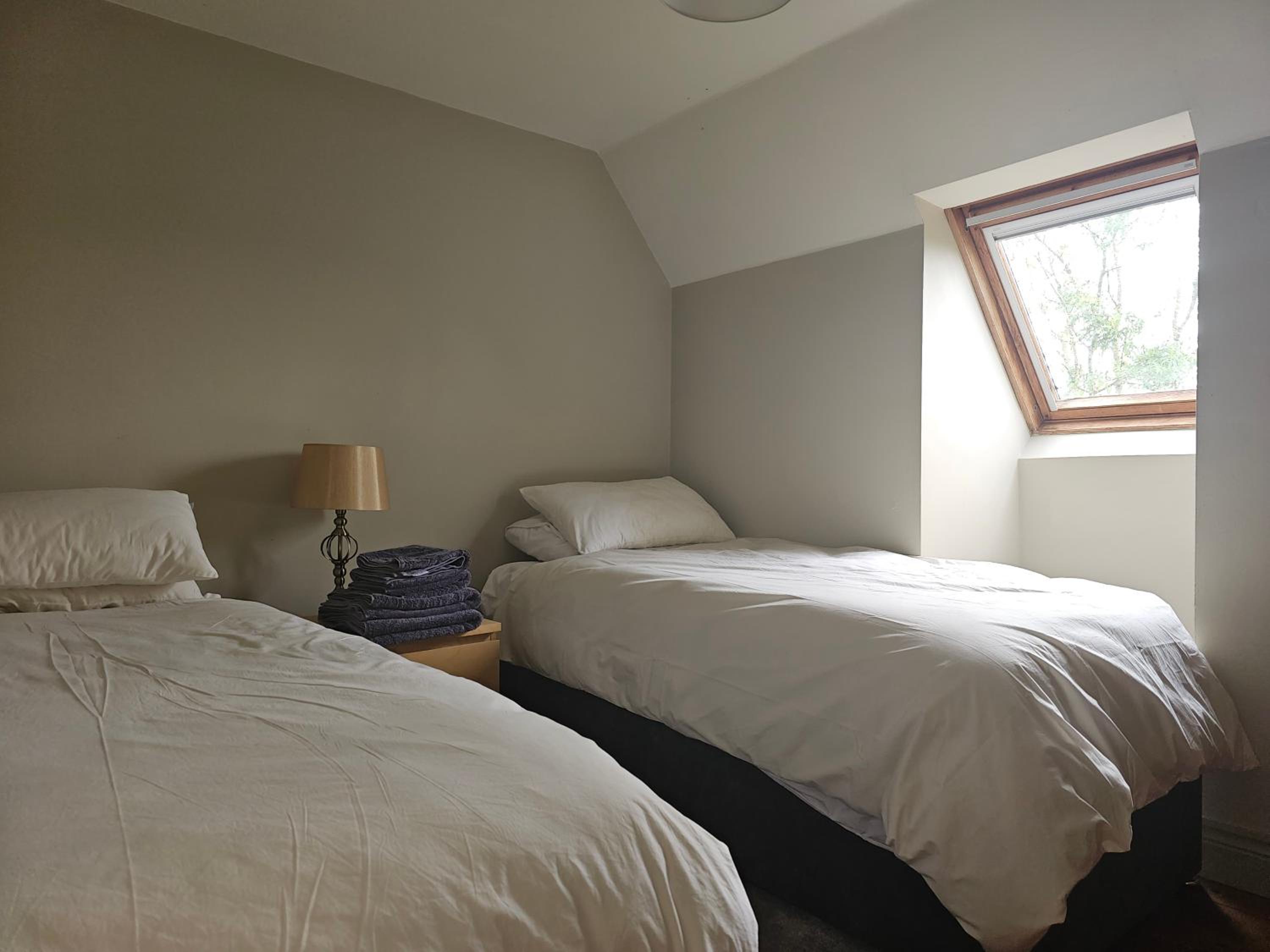 Three-Bedroom House photo 3