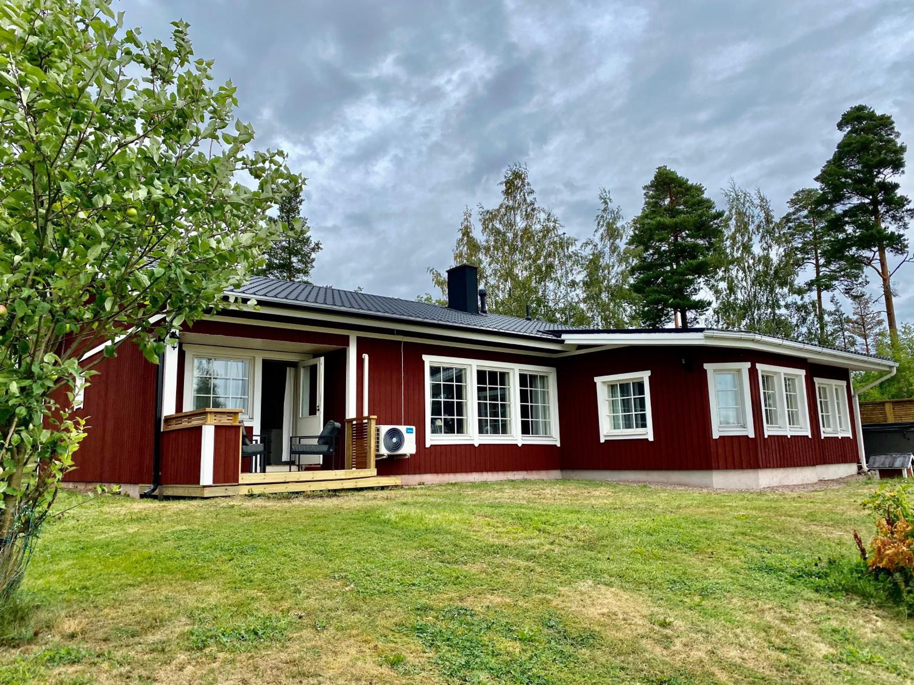 Villa photo 2