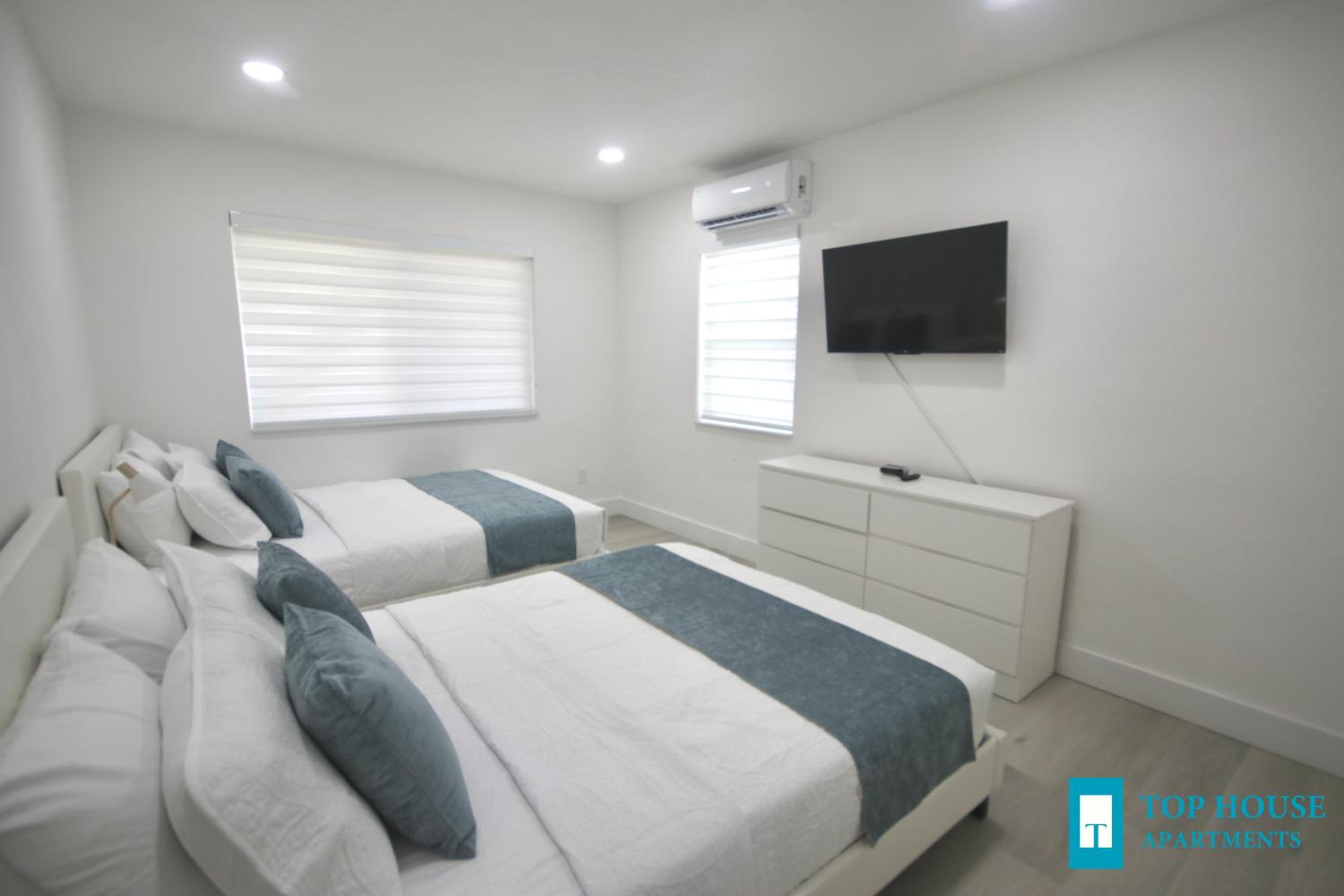 One-Bedroom Apartment photo 3