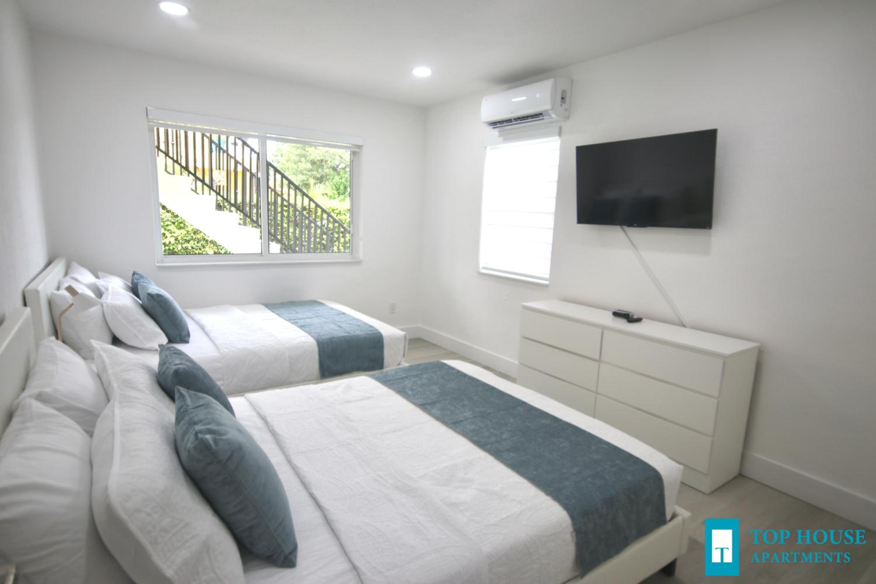 One-Bedroom Apartment photo 3