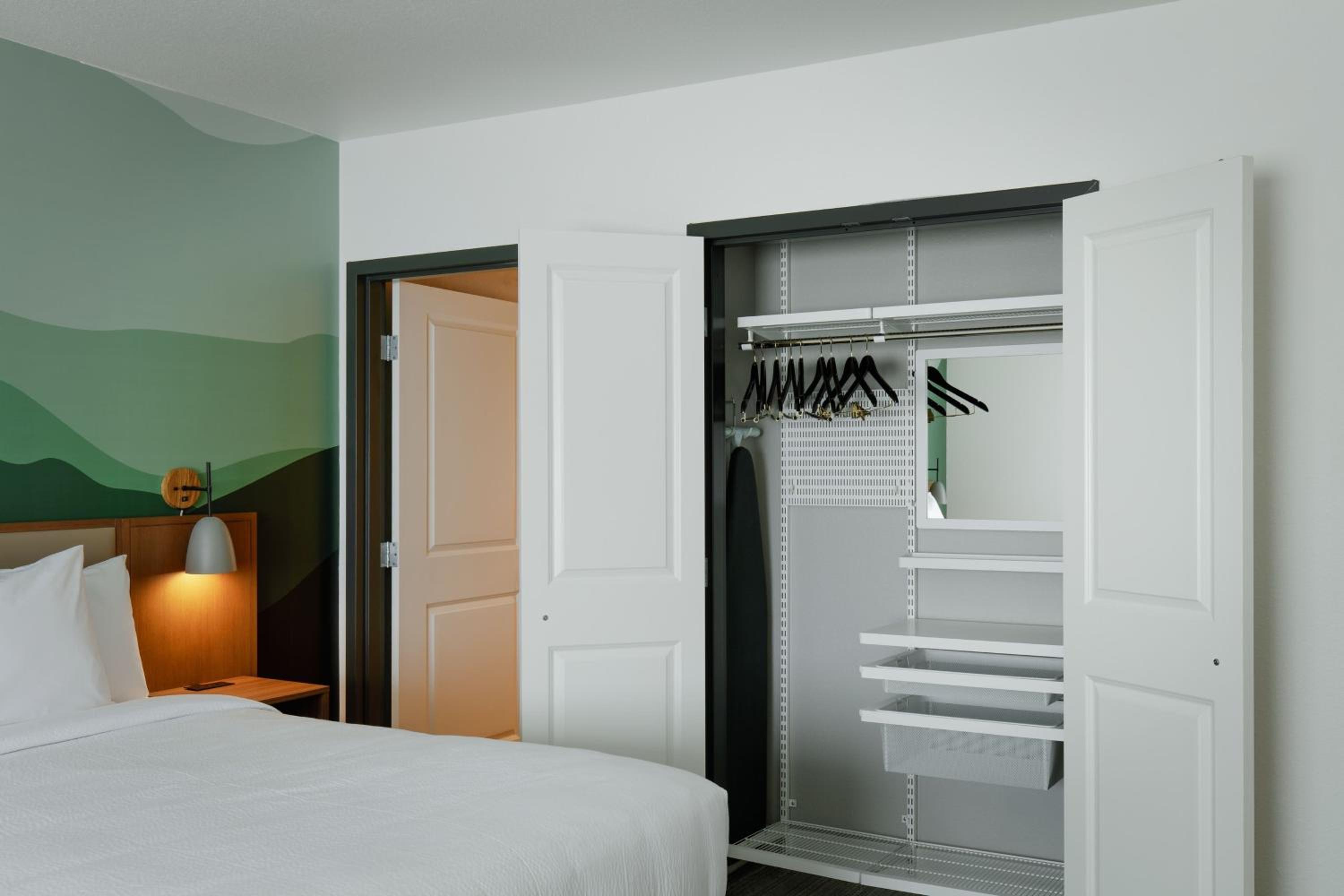 Queen Studio with Two Queen Beds - Photo 8