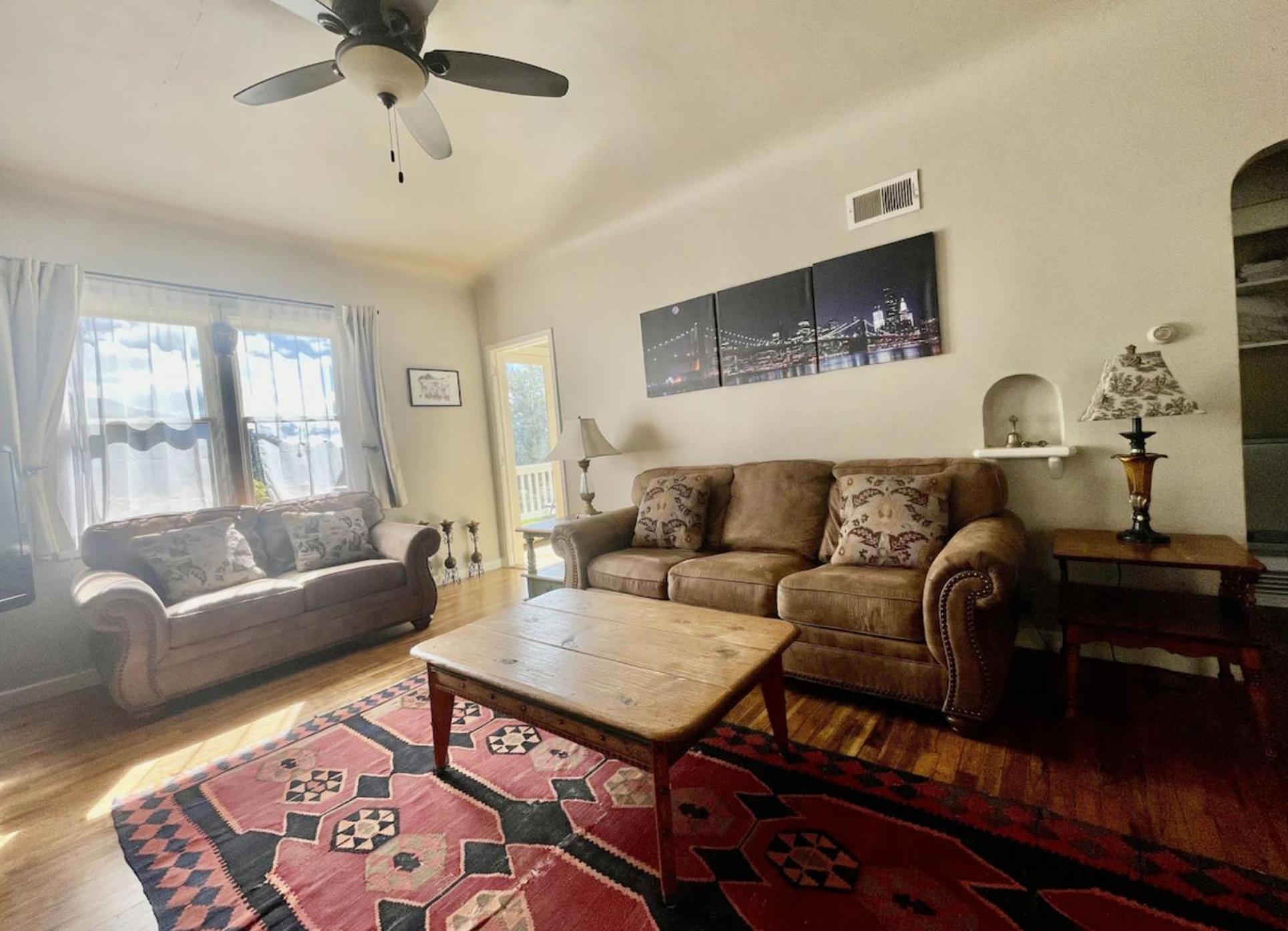 Two-Bedroom House photo 3