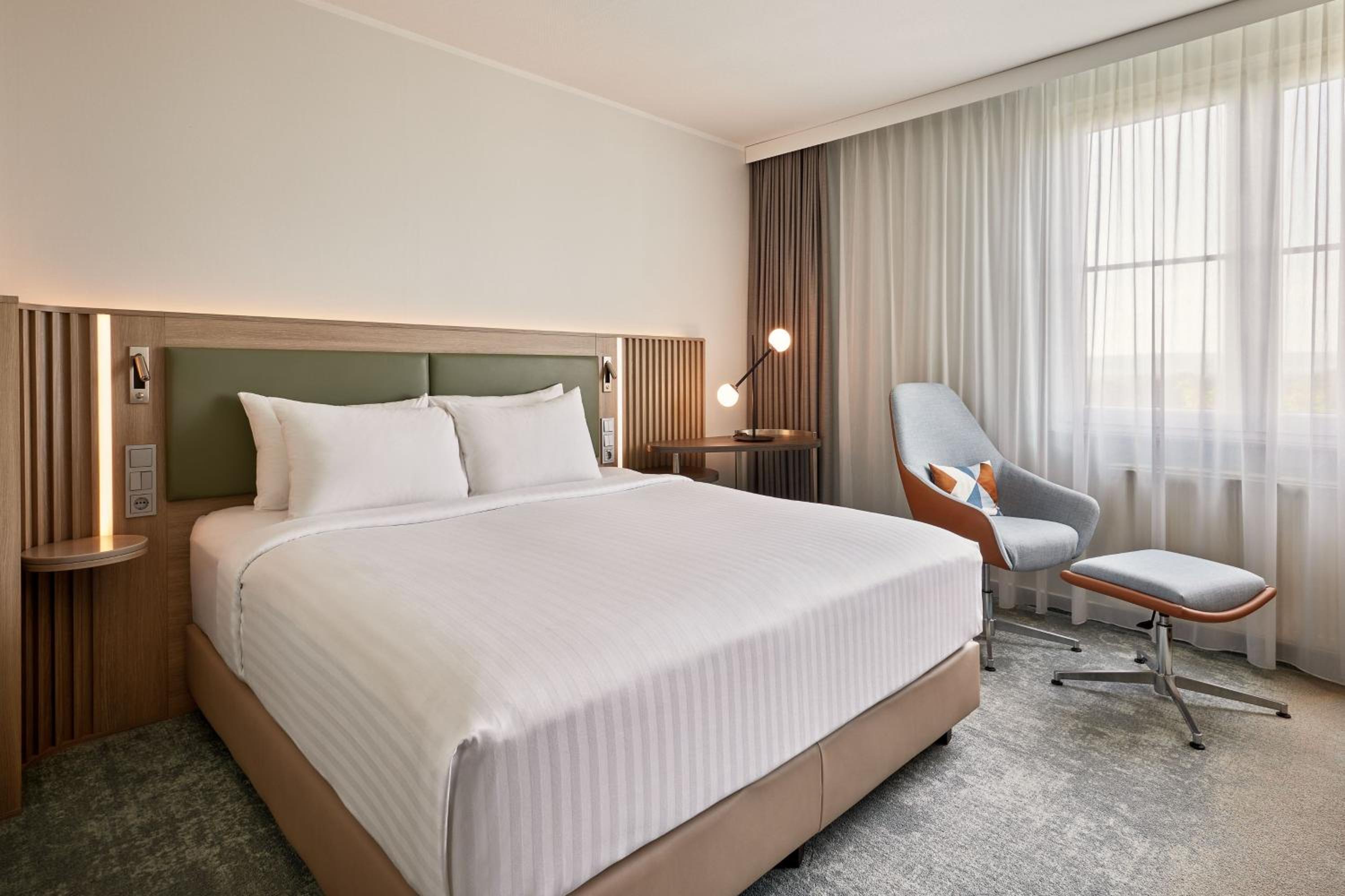 Standard King Room with Inland View - Photo 1