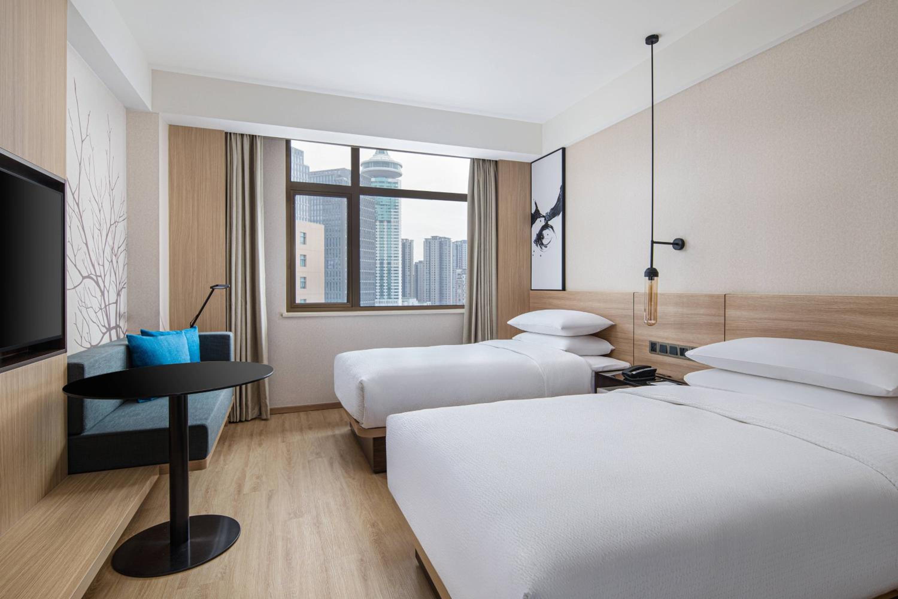 Business Guest room with 2 Twin/Single Bed(s), City view photo 3