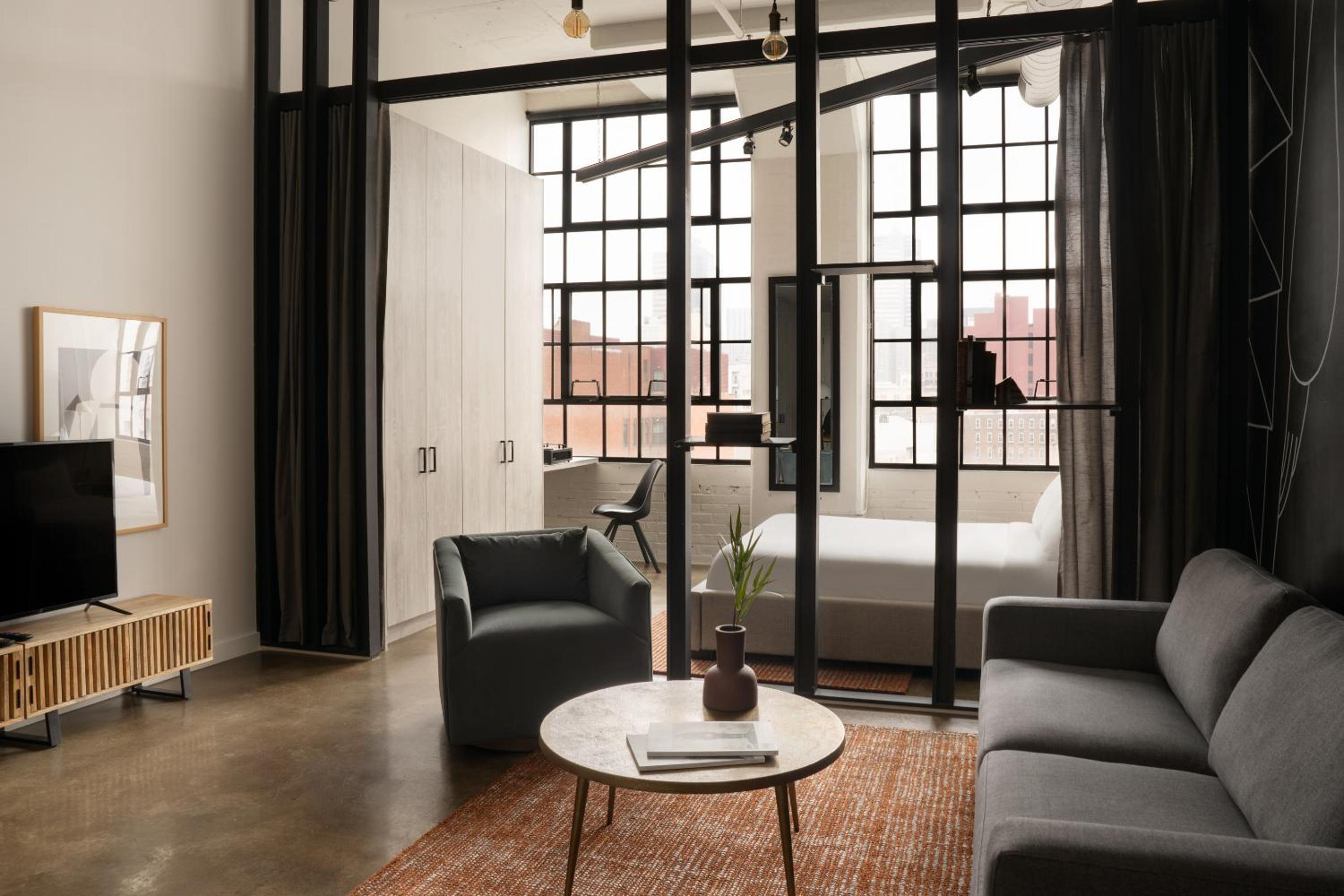 Deluxe One-Bedroom Apartment