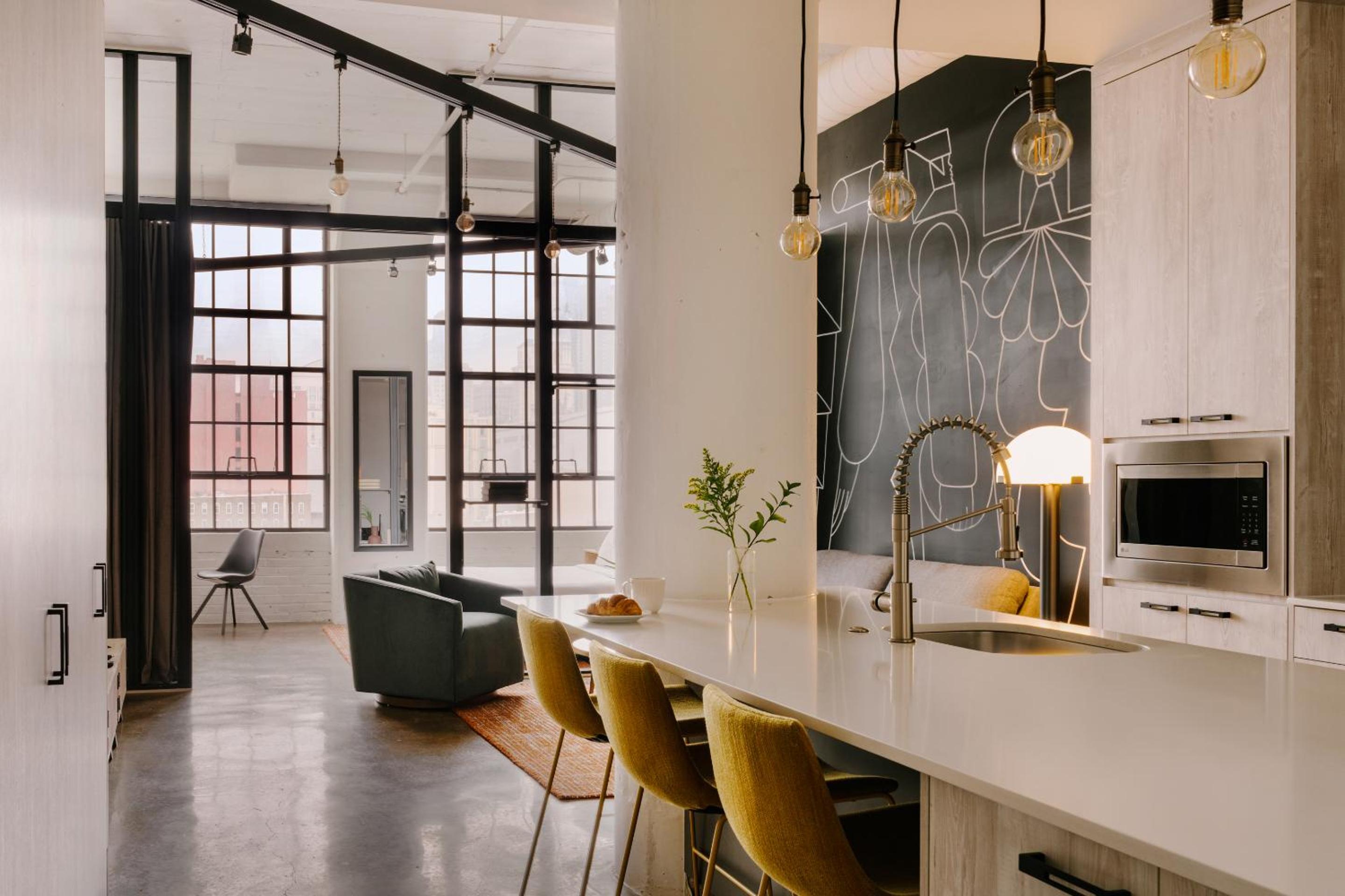 Deluxe One-Bedroom Apartment