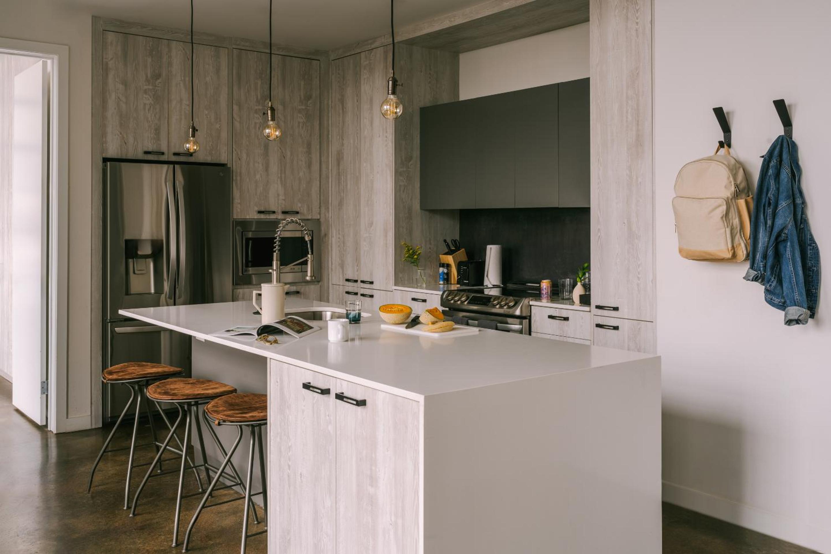 Two-Bedroom Apartment - Photo 2