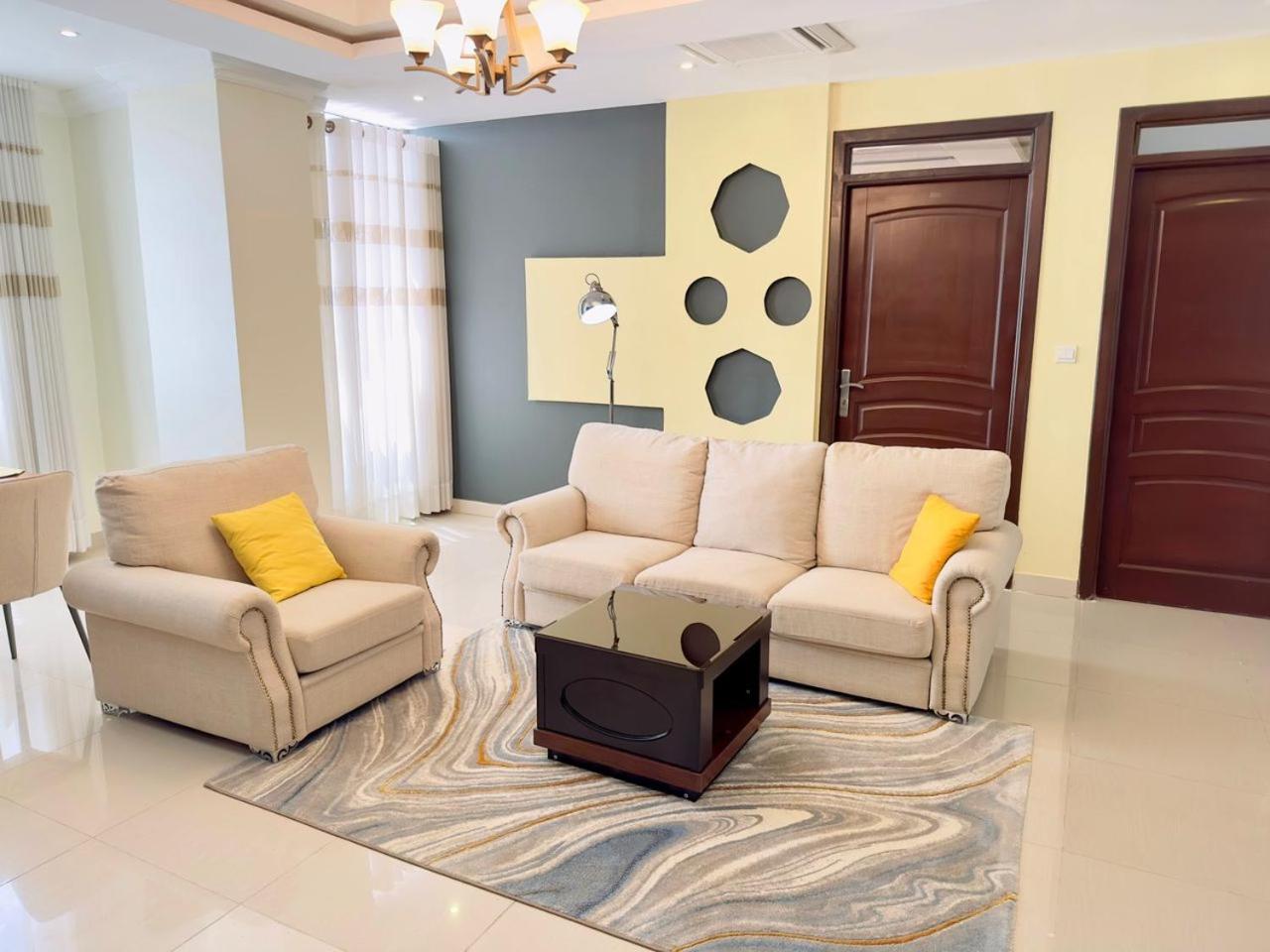 Three-Bedroom Apartment with View photo 1