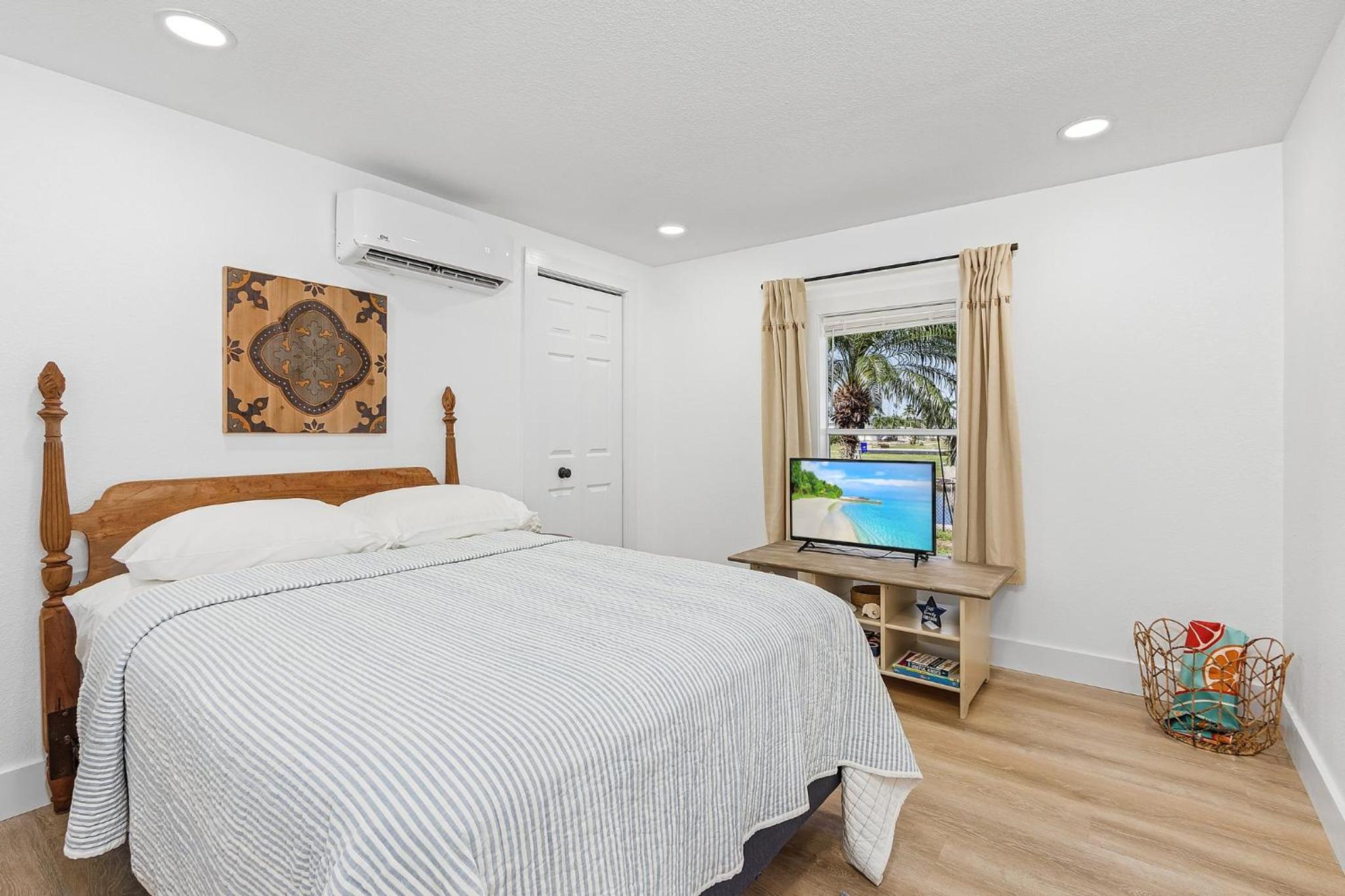 Three-Bedroom House photo 1