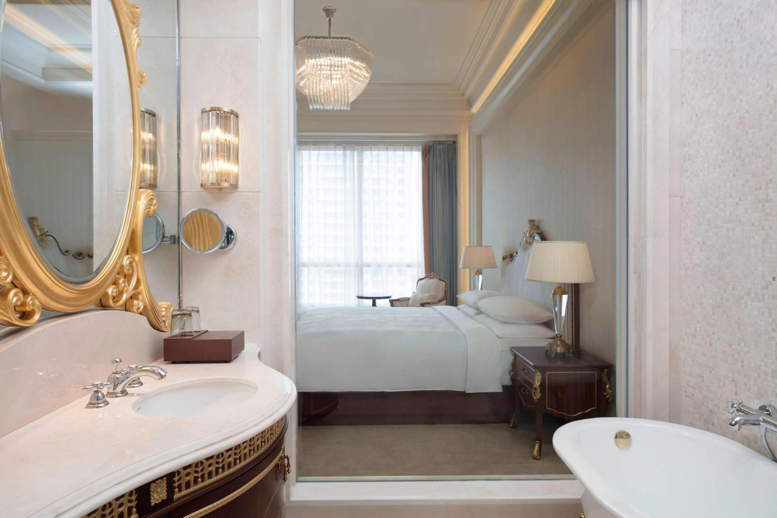 Deluxe King Room photo 3